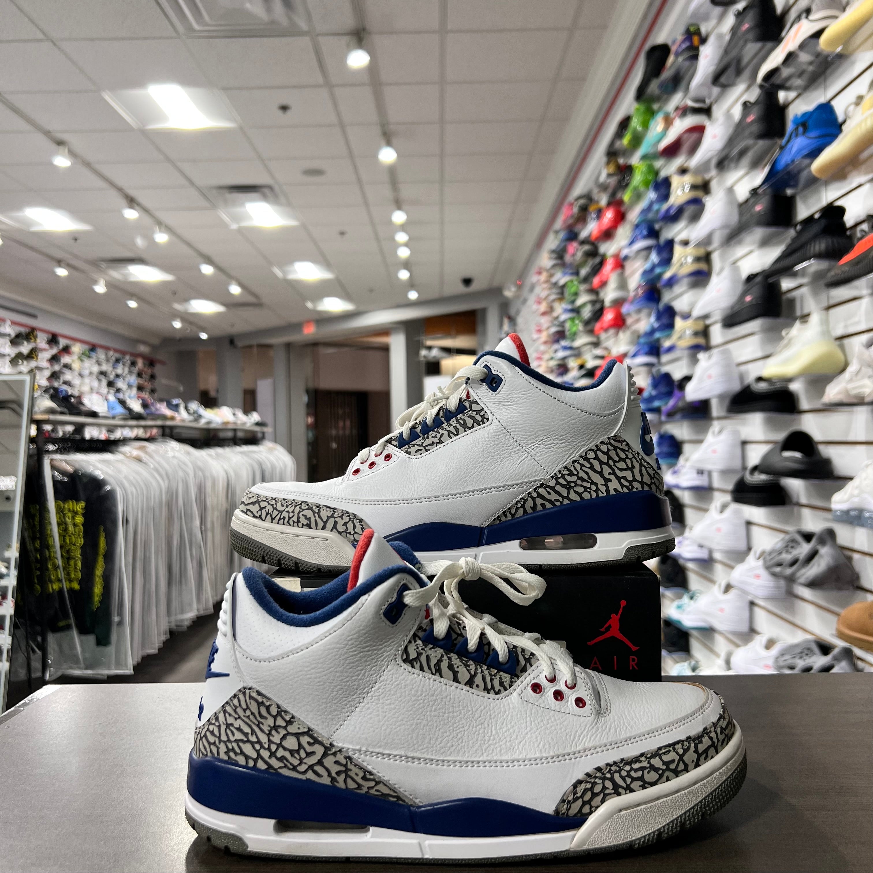 Jordan Retro 3 Mens True Blue (Lightly Worn)