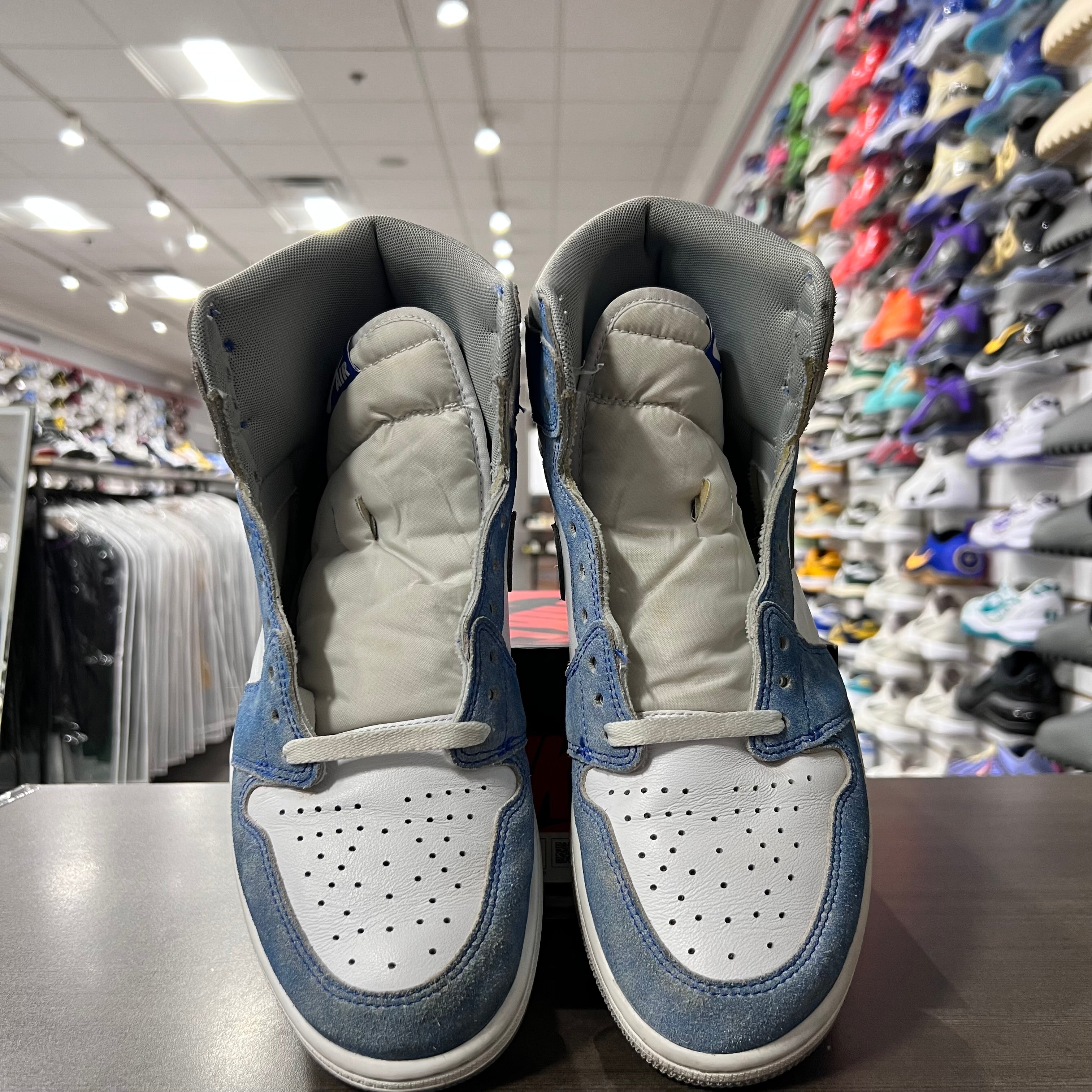 Jordan Retro 1 High Og Hyper Royal (Lightly Worn)