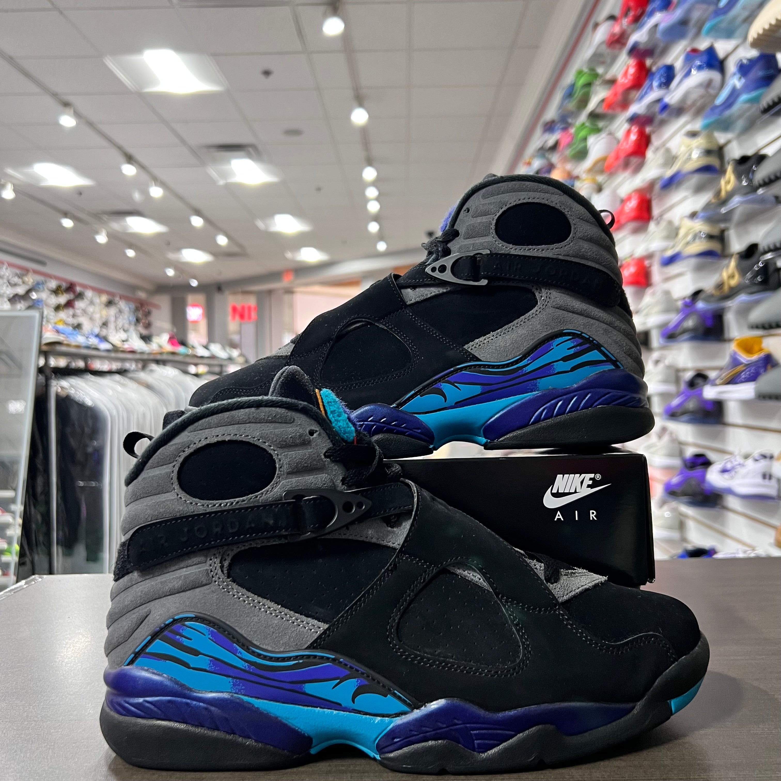 Jordan Retro 8 Men's Aqua (Lightly Worn)