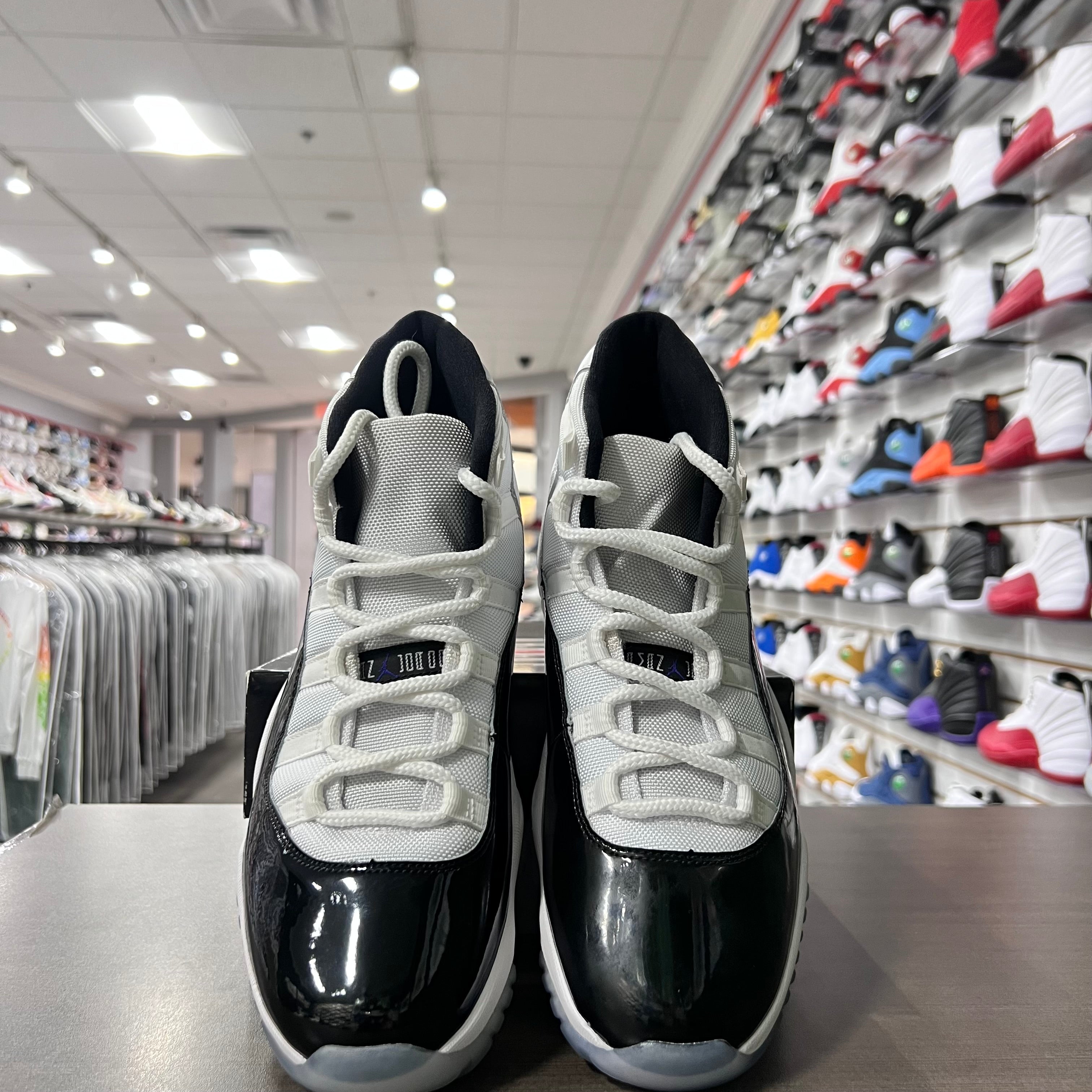 Jordan Retro 11 Mens Concord (Lightly Worn)