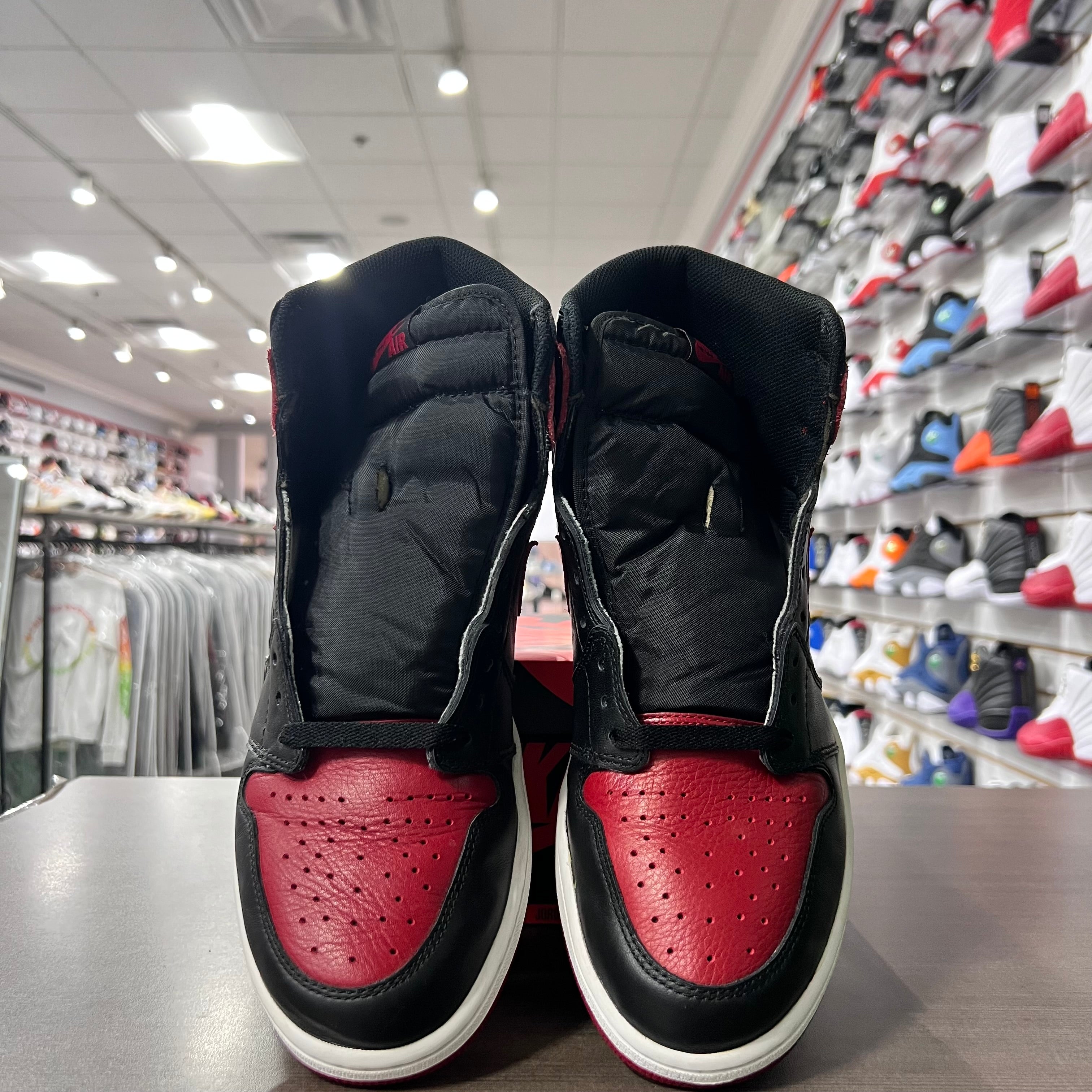 Jordan Retro 1 High Og Mens Banned (Lightly Worn + Replacement Box)