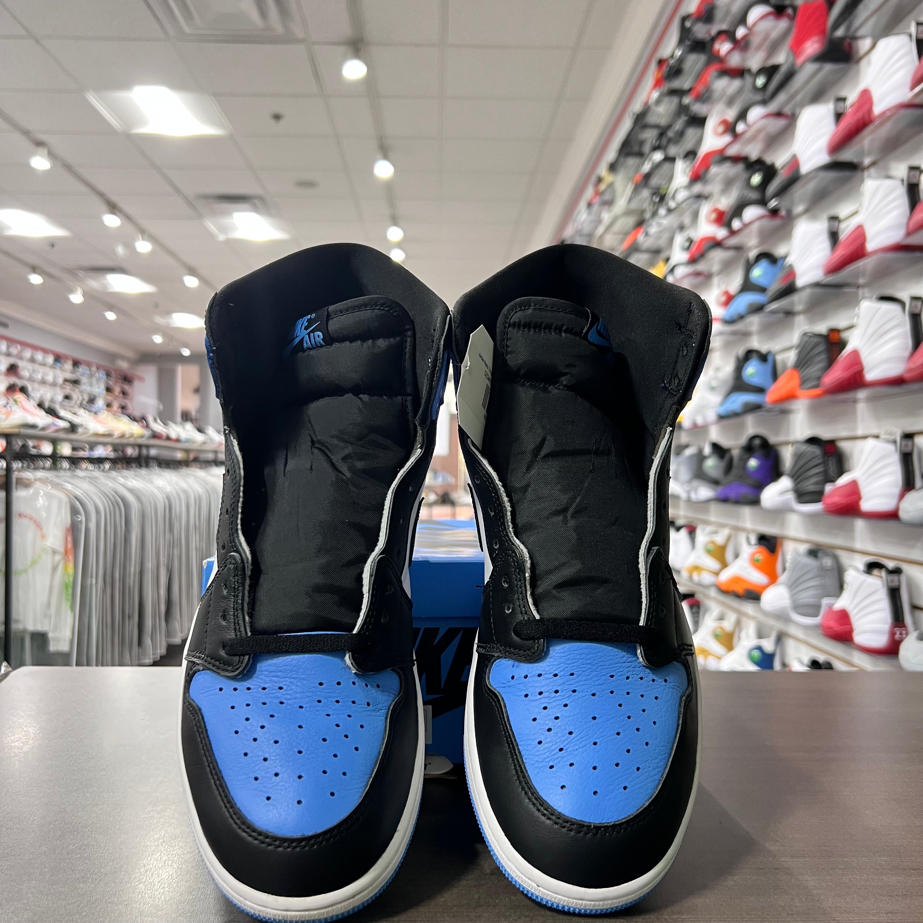 Jordan Retro 1 High Og Mens UNC Toe (Lightly Worn)