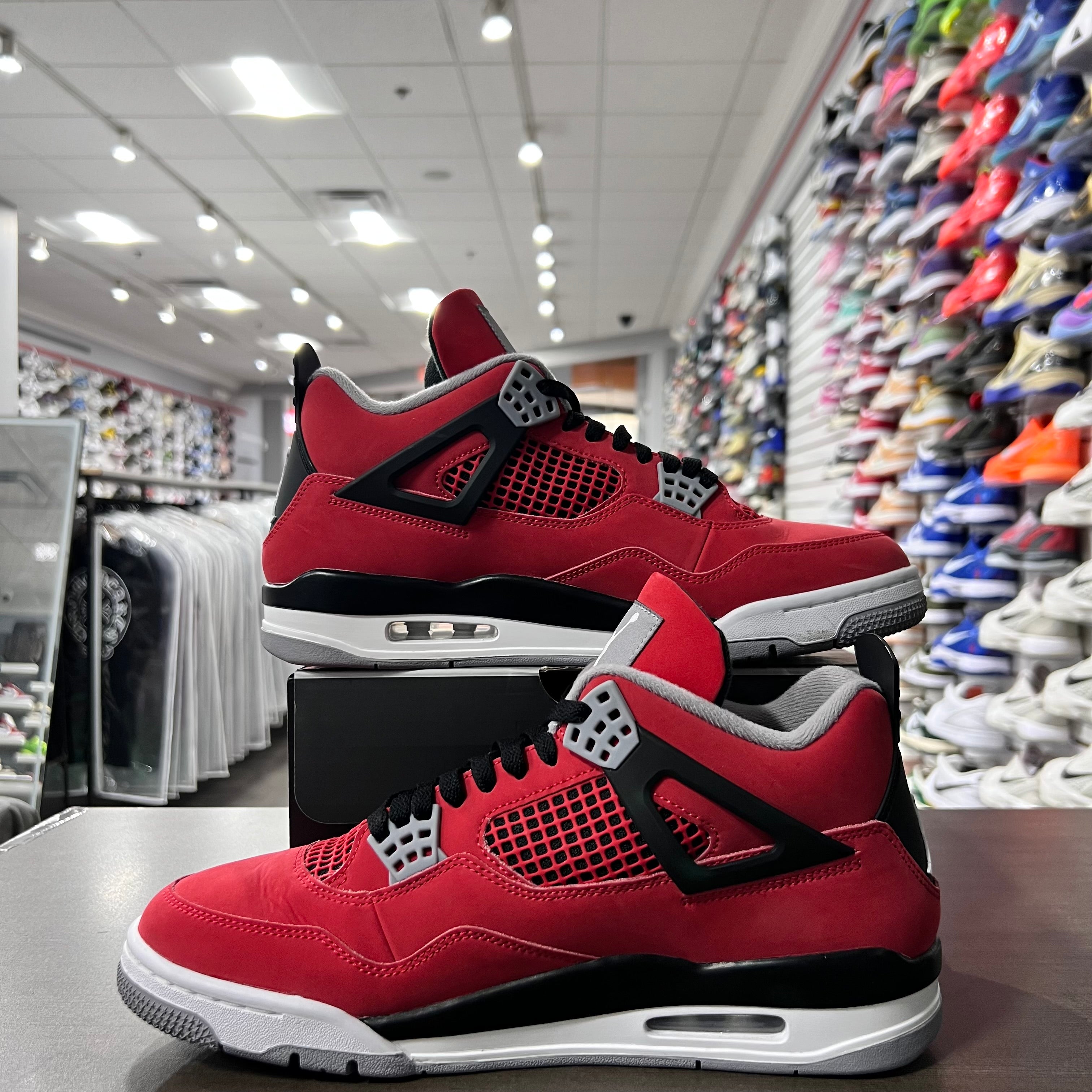 Jordan Retro 4 Mens Bravo Torro (Lightly Worn)