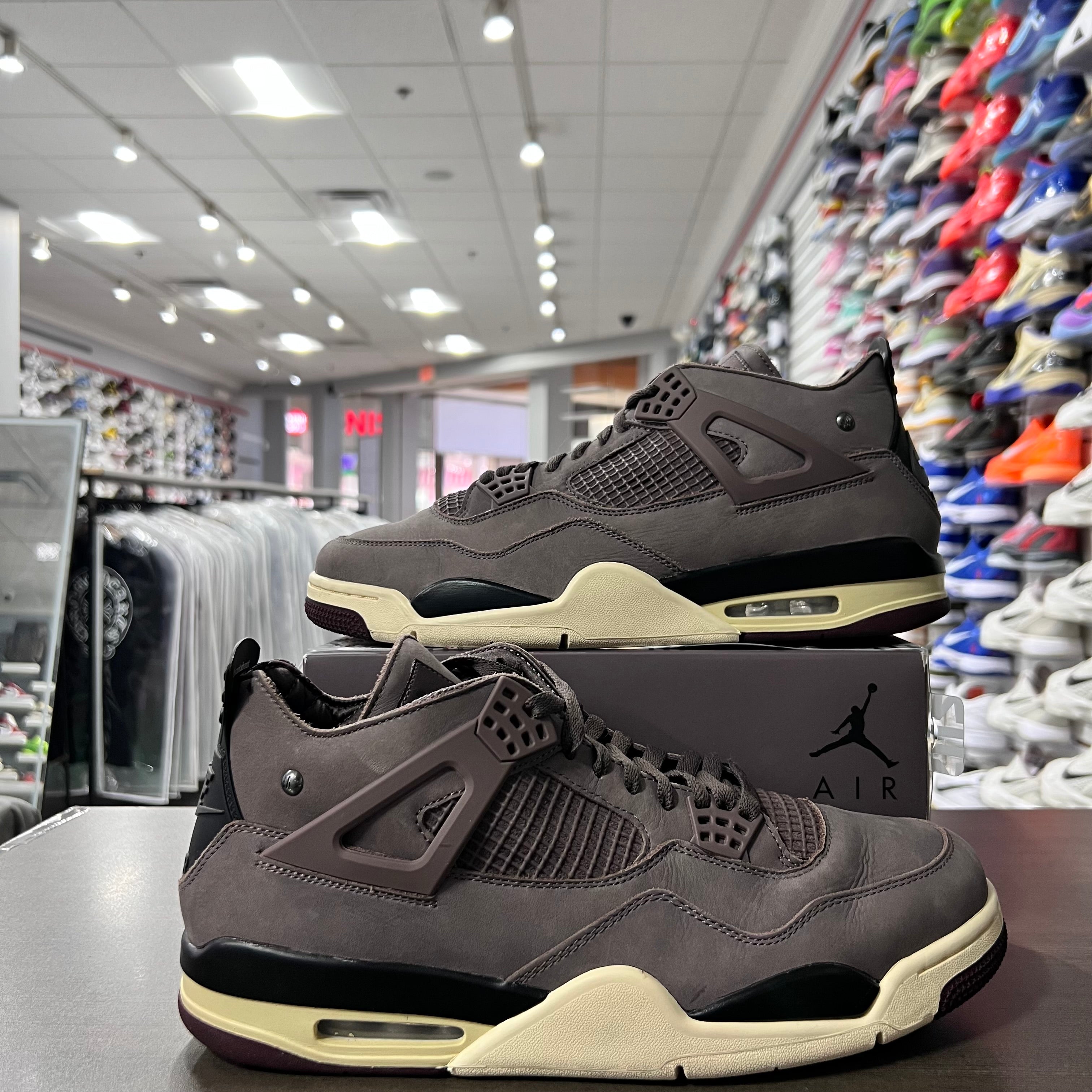 Jordan Retro 4 Men's A Ma Maniere Violet (Lightly Worn)
