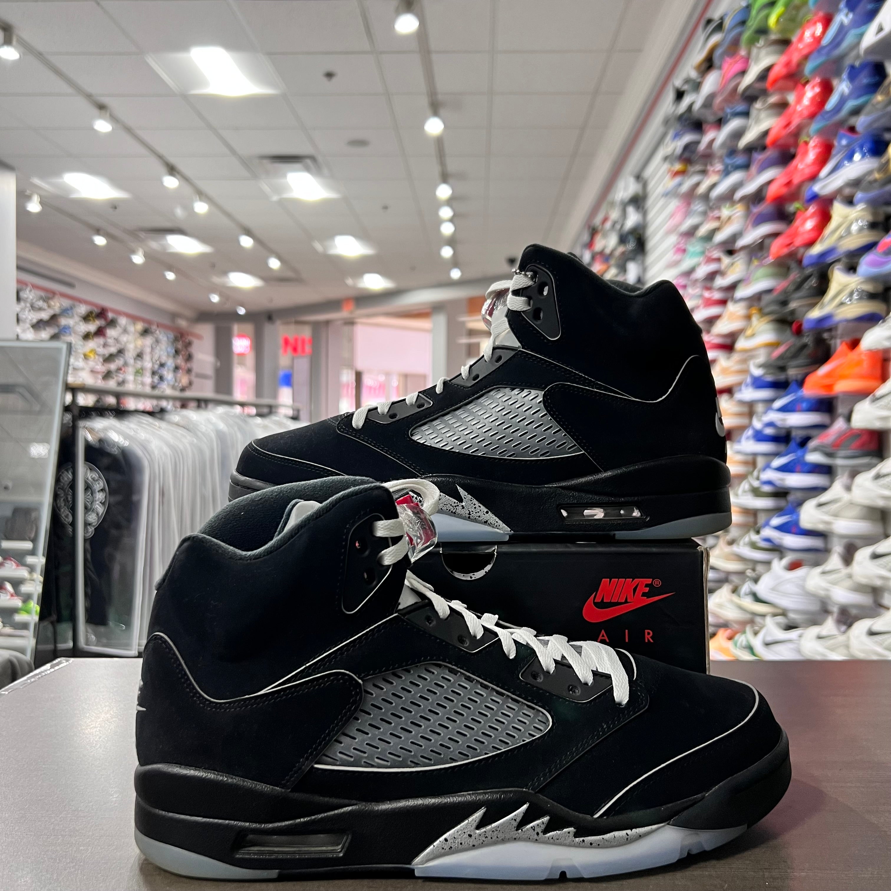 Jordan Retro 5 Men's Black Metallic Reimagined (Lightly Worn)