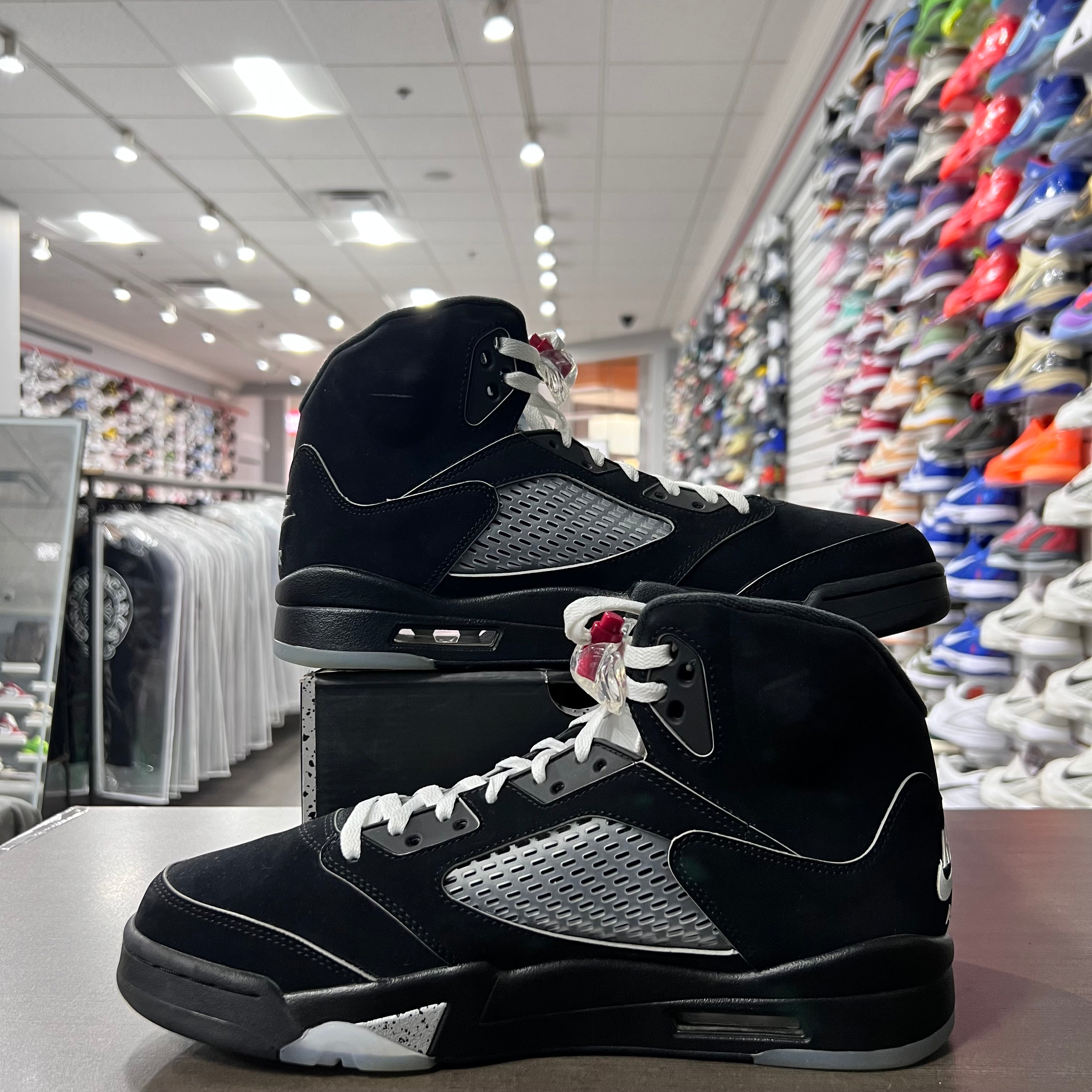 Jordan Retro 5 Men's Black Metallic Reimagined (Lightly Worn)