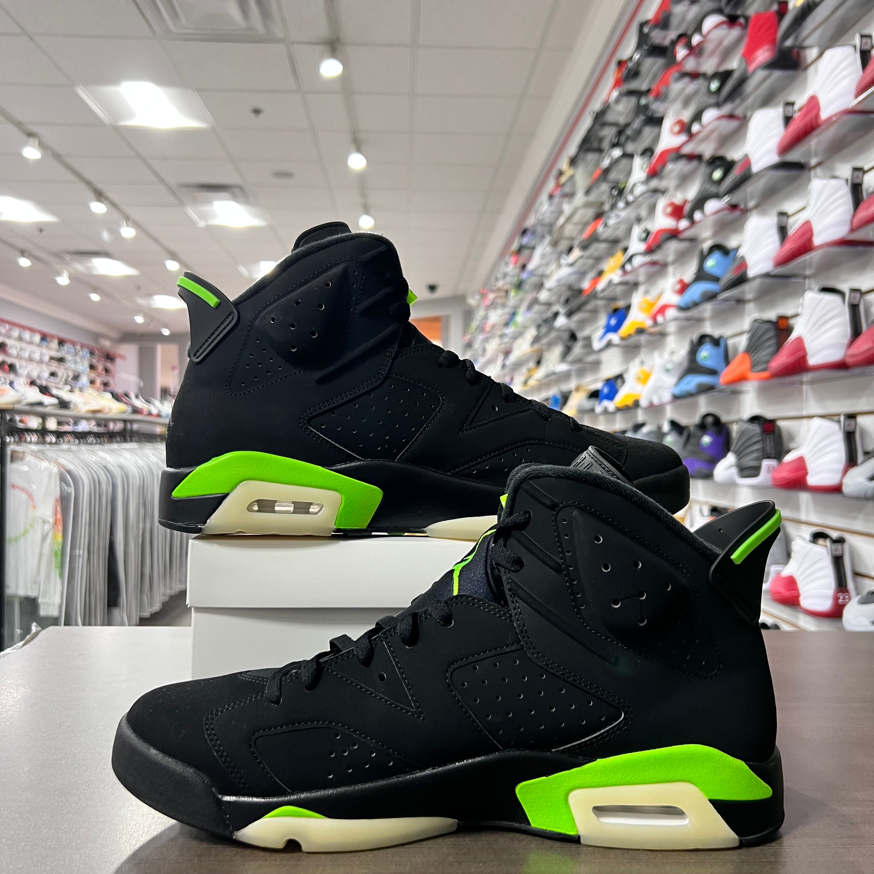 Jordan Retro 6 Mens Electric Green (Lightly Worn + No Box)