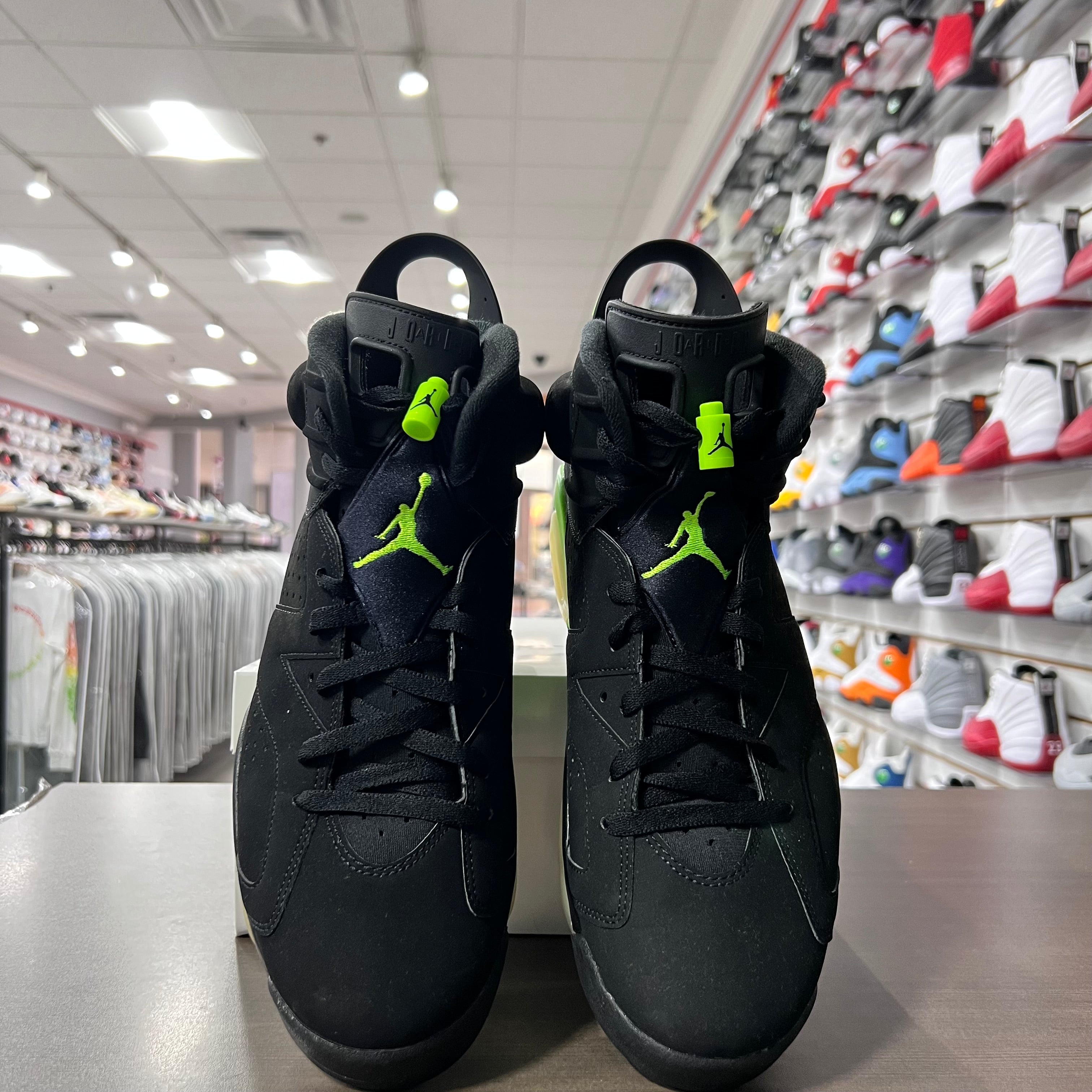 Jordan Retro 6 Mens Electric Green (Lightly Worn + No Box)
