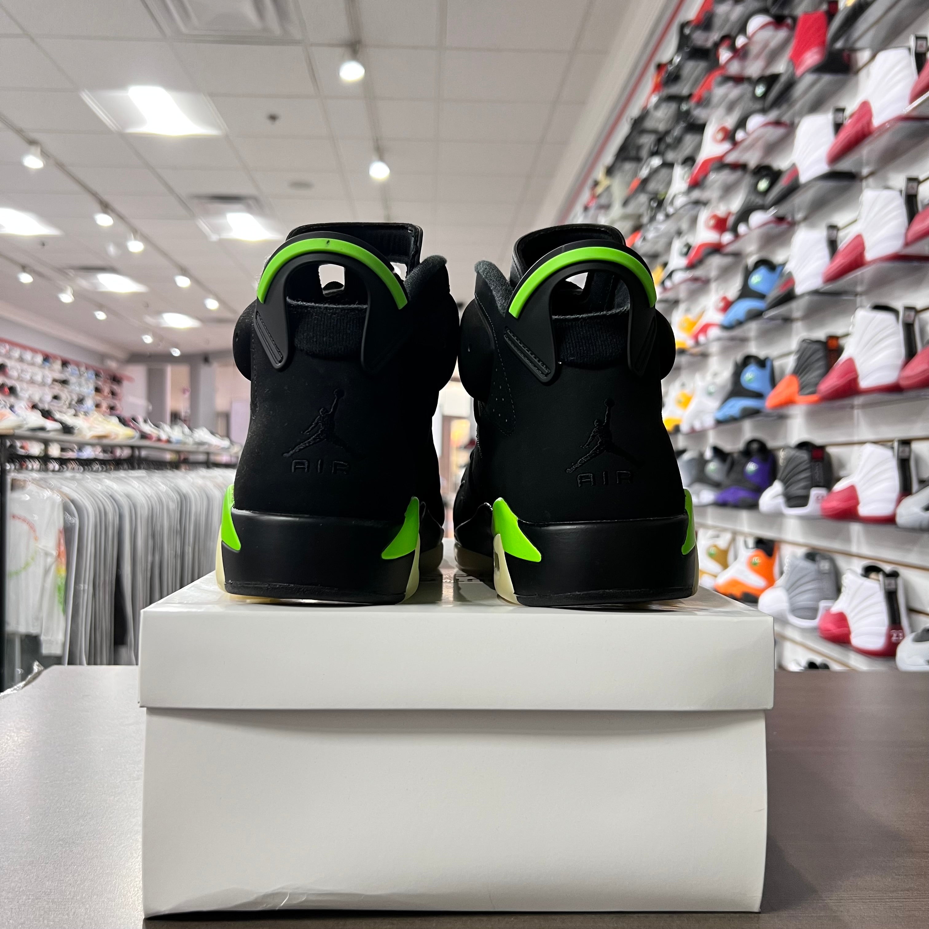 Jordan Retro 6 Mens Electric Green (Lightly Worn + No Box)