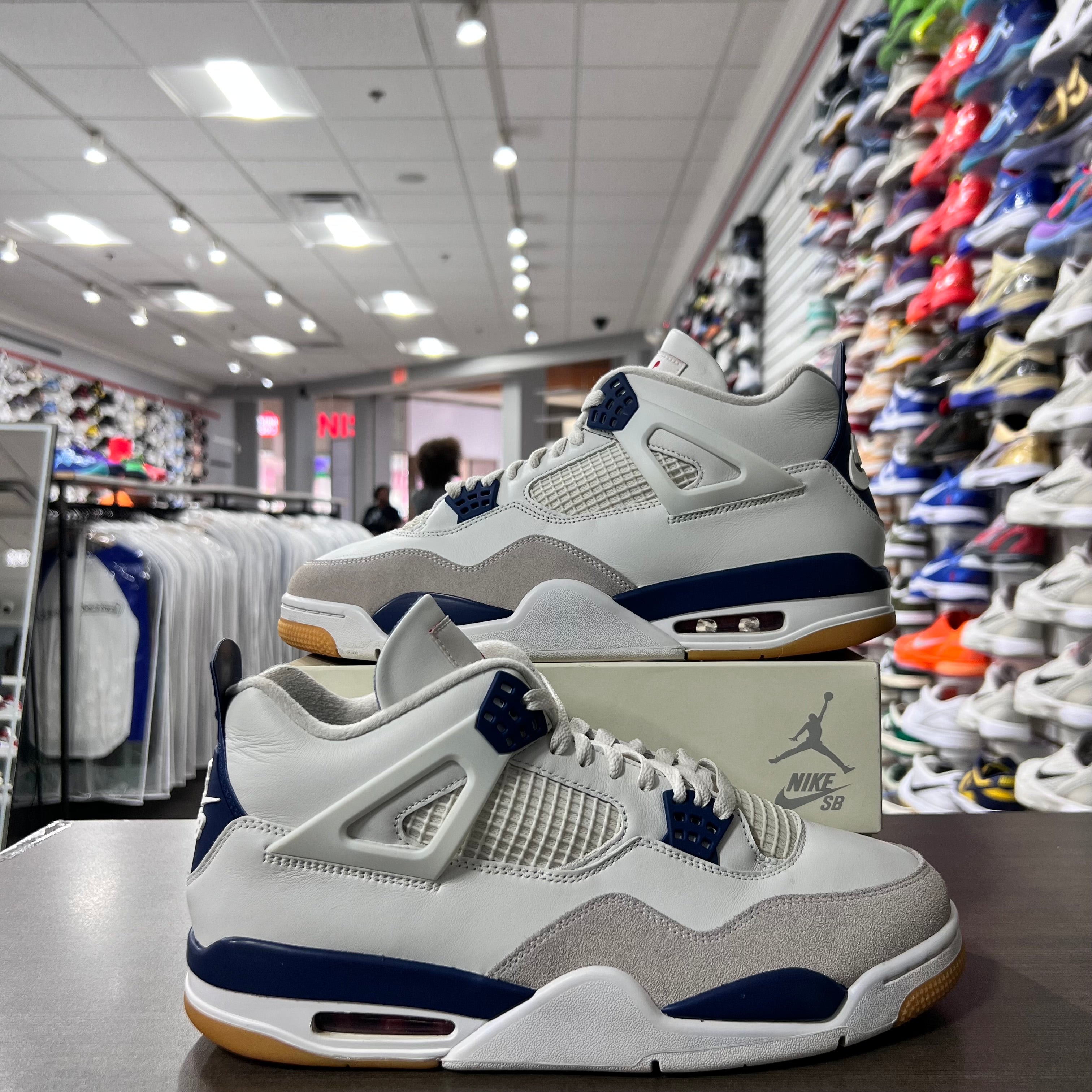 Jordan Retro 4 Mens SB Navy (Lightly Worn)