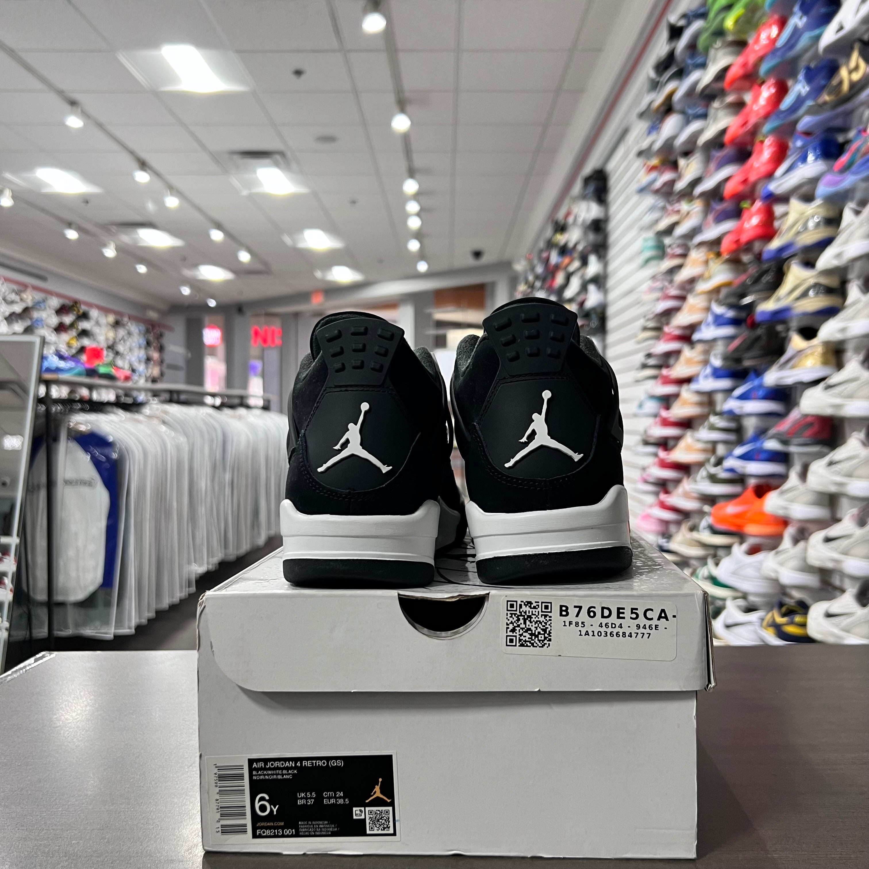 Jordan Retro 4 Gs White Thunder (Lightly Worn)