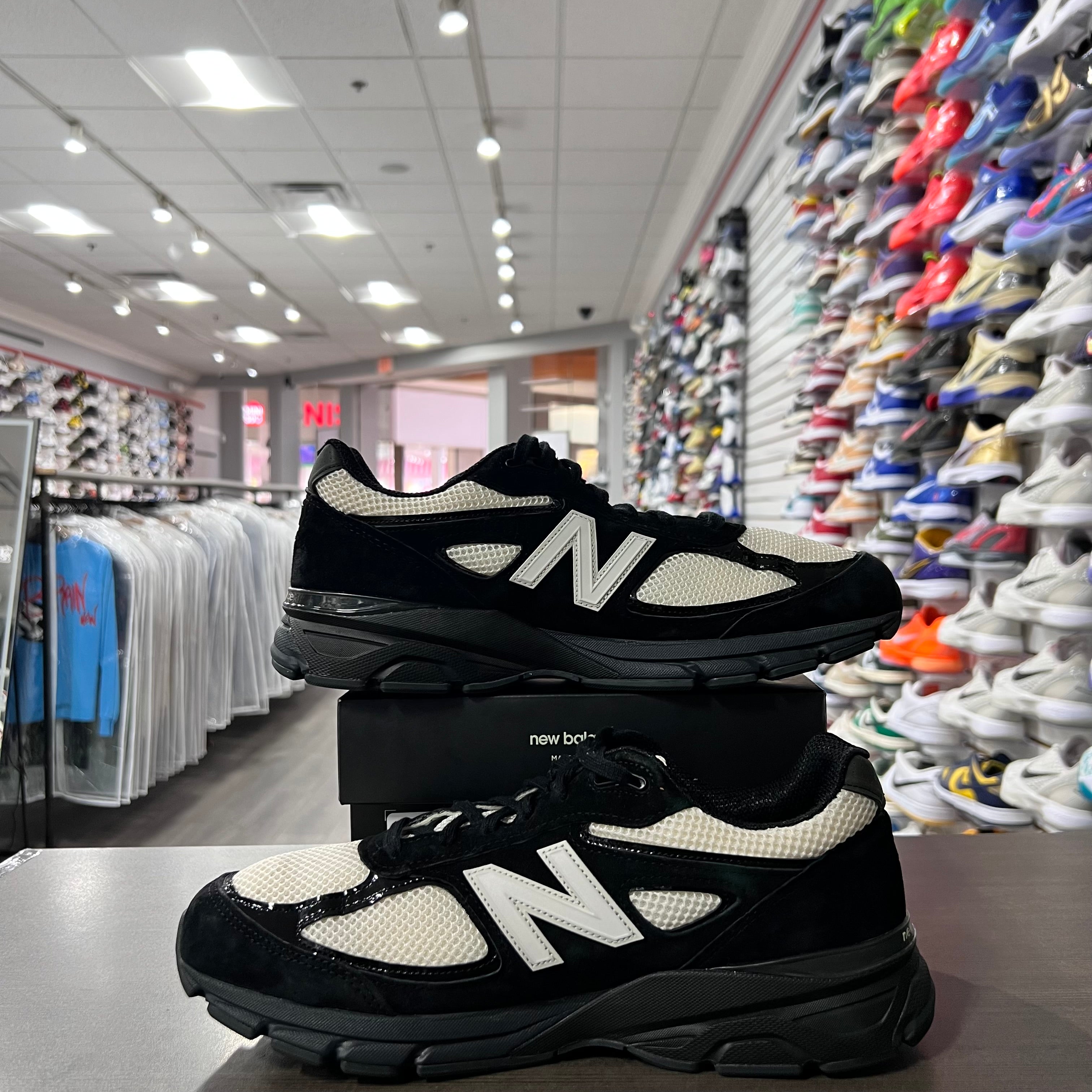 New Balance 990v4 MiUSA Joe Freshgoods 1998 Outro (Lightly Worn)