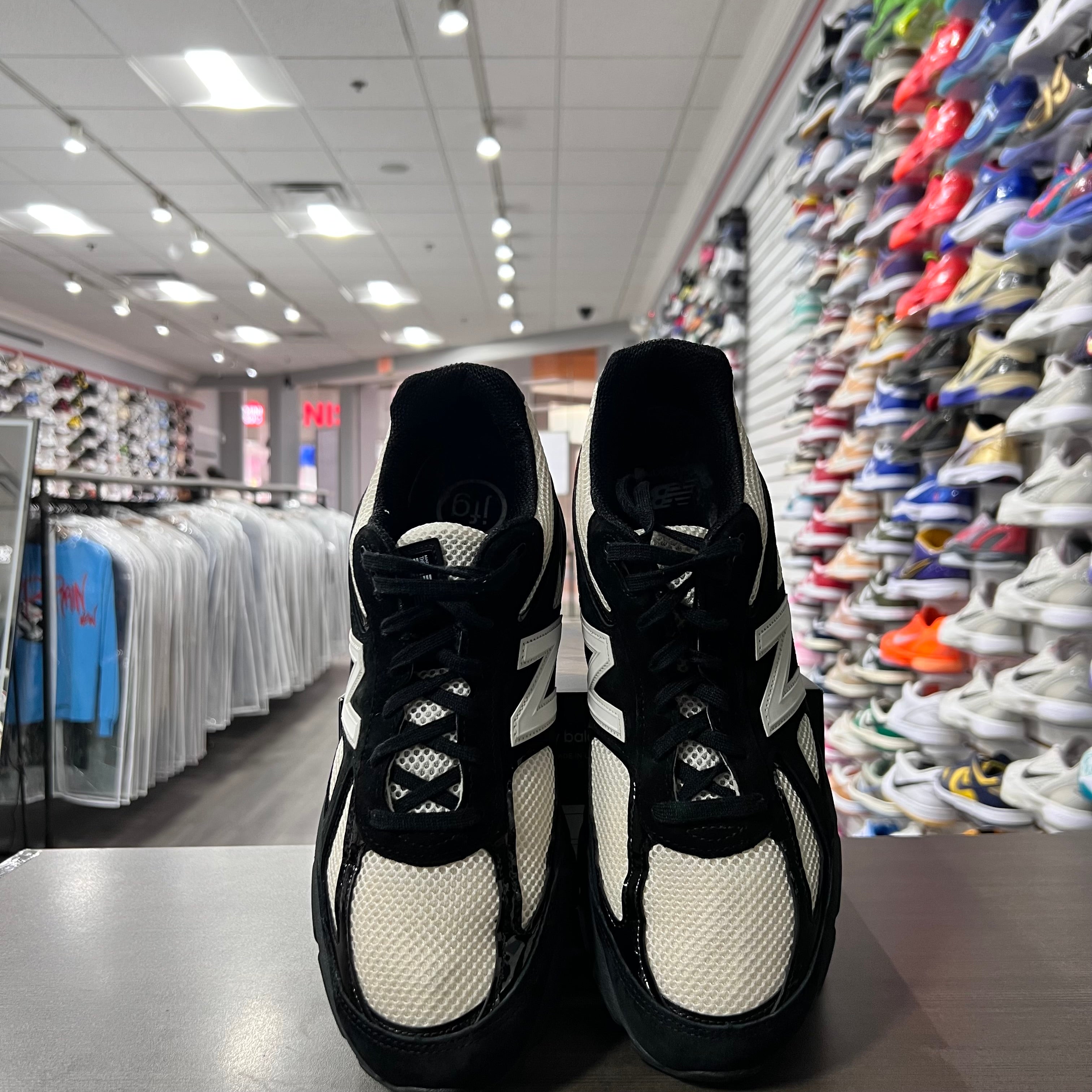New Balance 990v4 MiUSA Joe Freshgoods 1998 Outro (Lightly Worn)