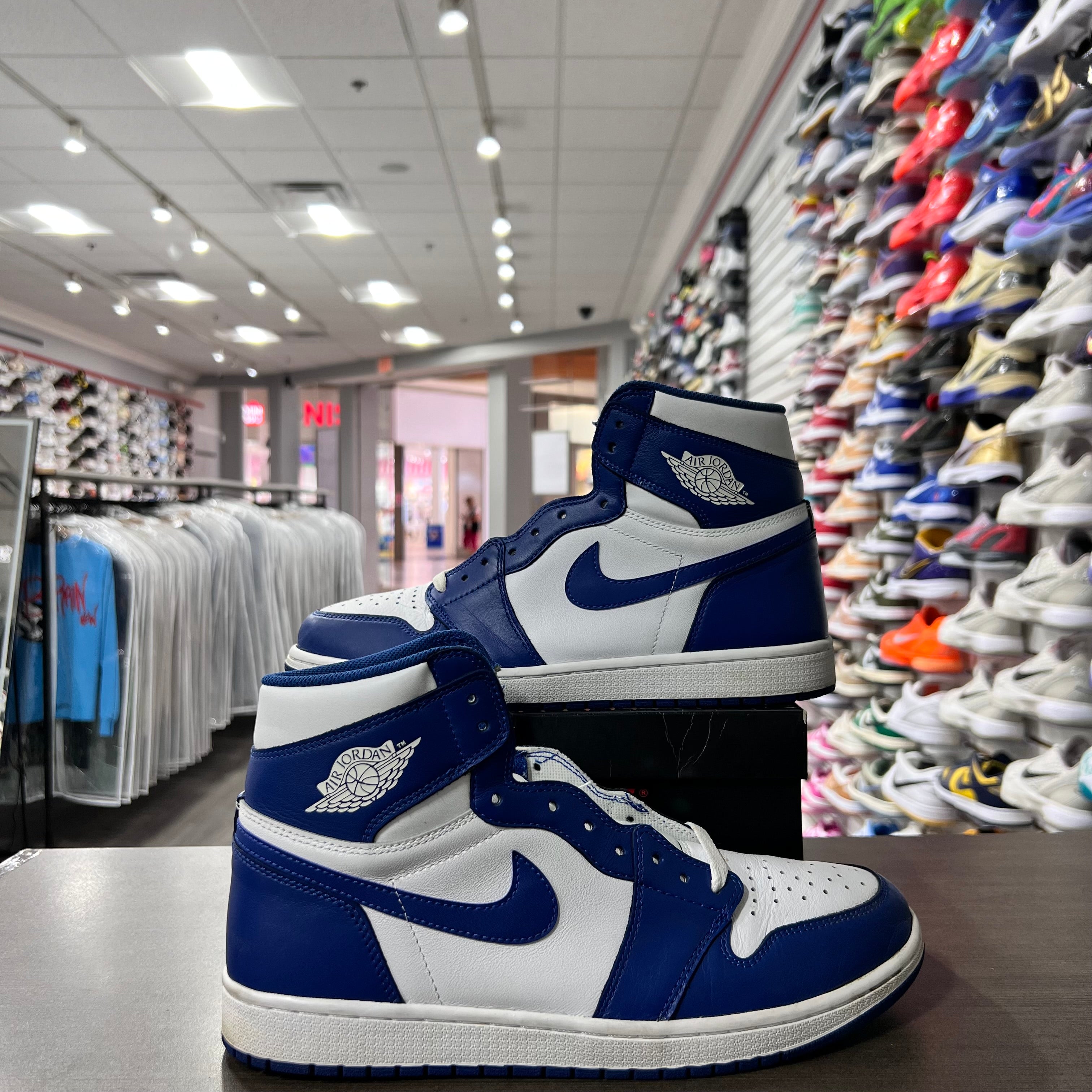 Jordan Retro 1 High Og Men's Storm Blue (Lightly Worn)
