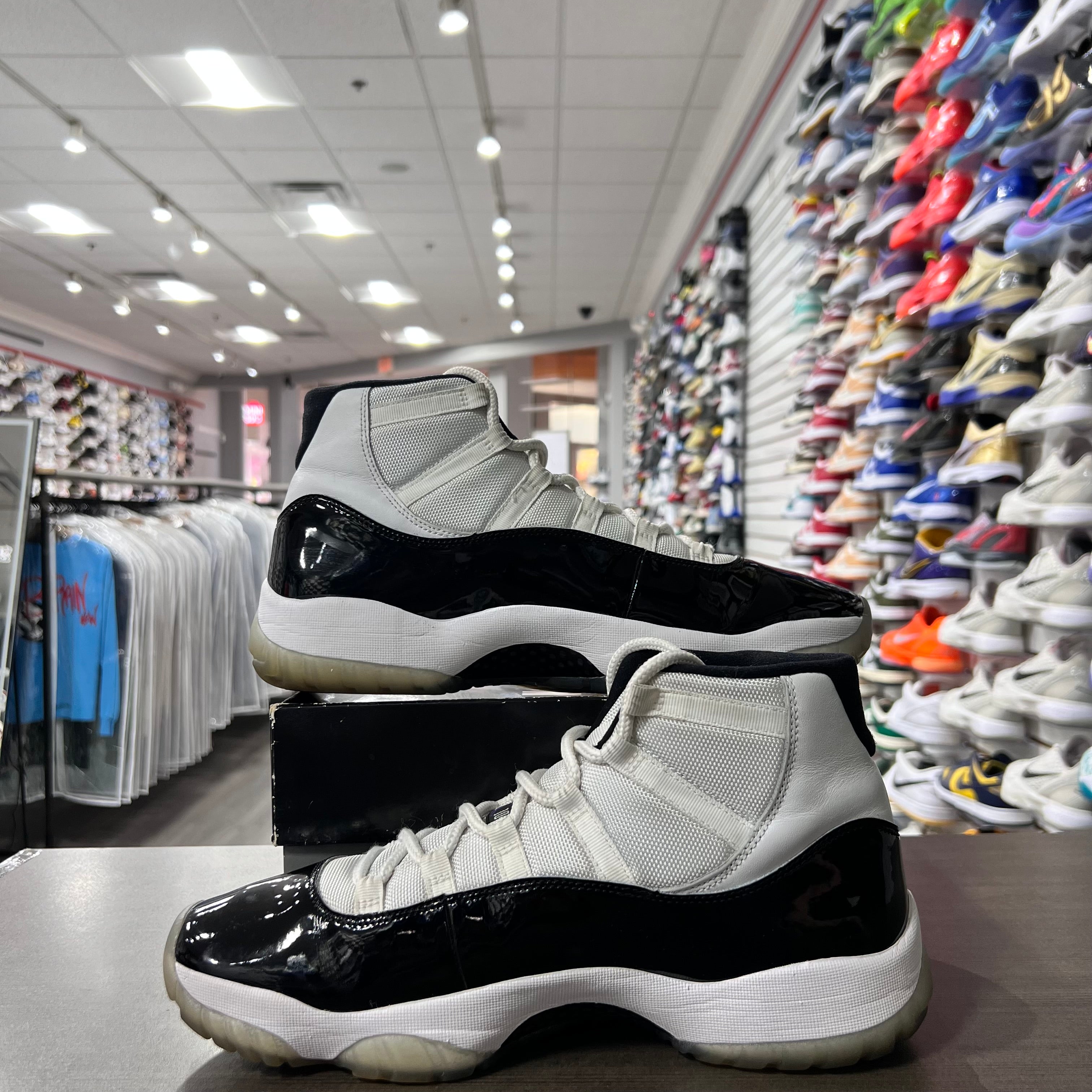 Jordan Retro 11 Mens Concord (Lightly Worn)