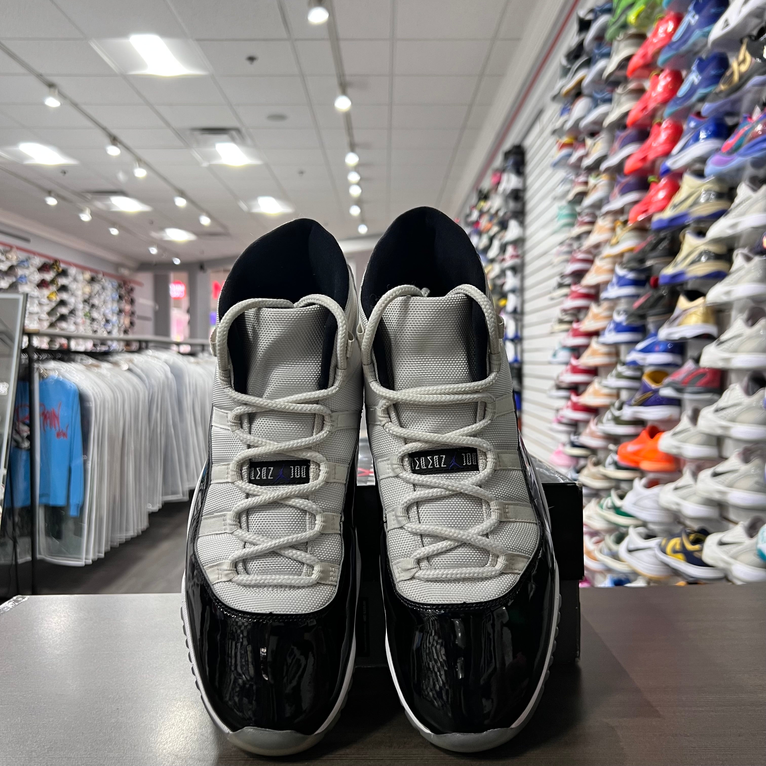 Jordan Retro 11 Mens Concord (Lightly Worn)