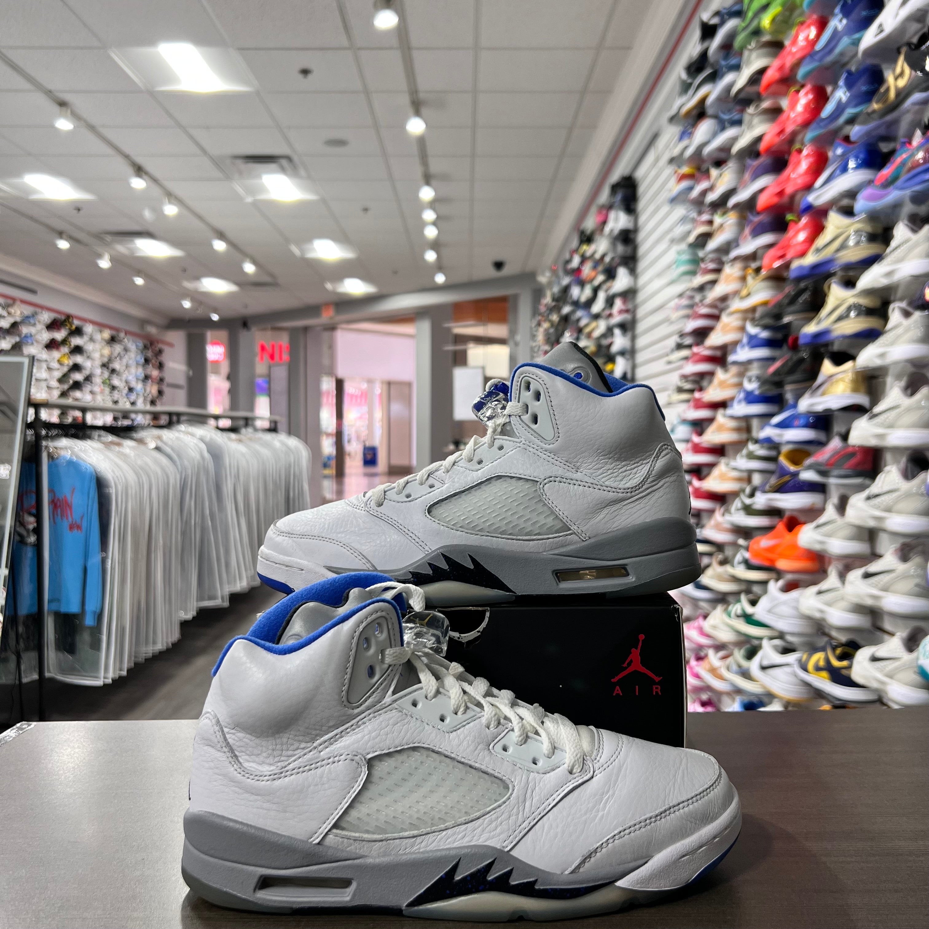 Jordan Retro 5 Men's White Stealth (Lightly Worn)
