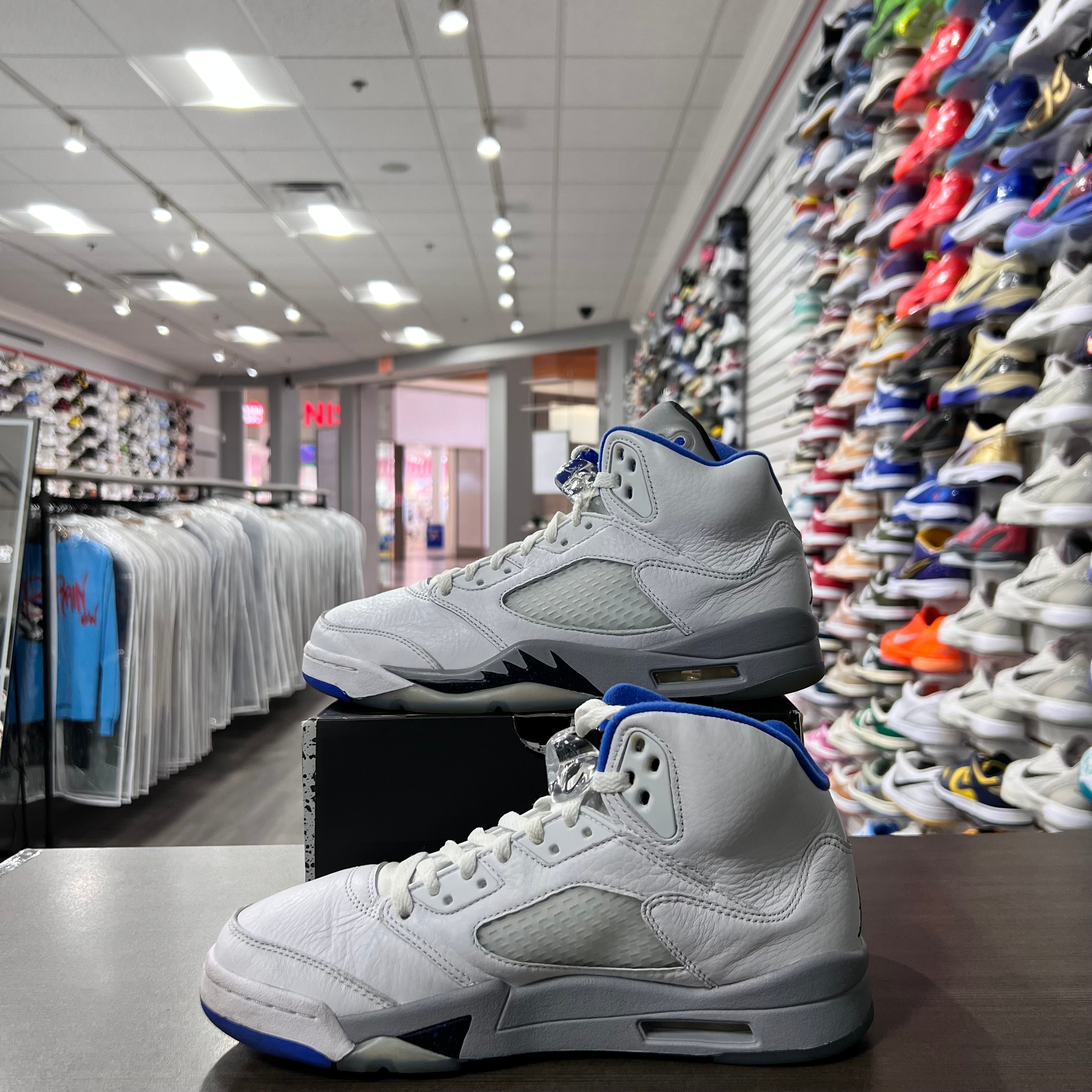 Jordan Retro 5 Men's White Stealth (Lightly Worn)
