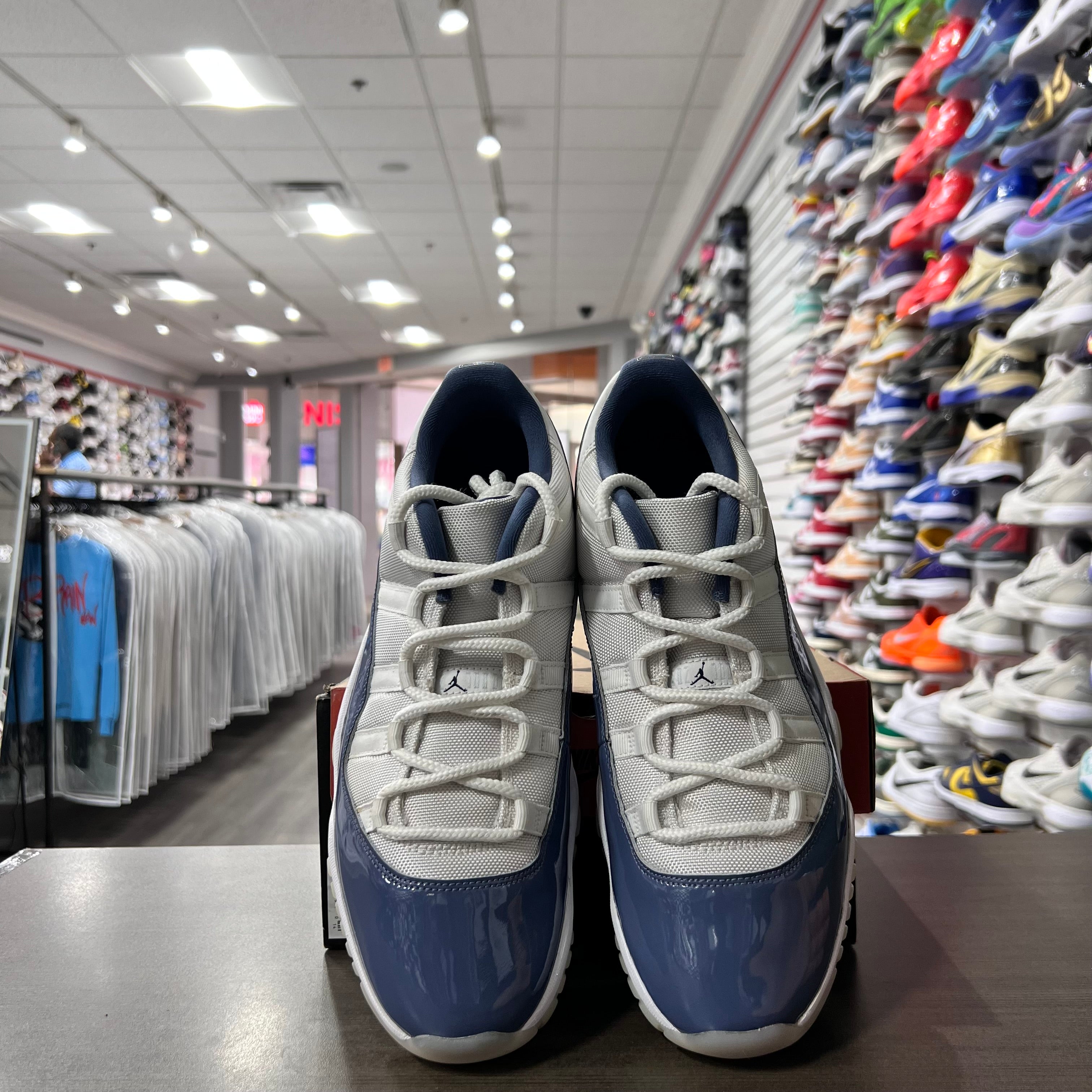Jordan Retro 11 Low Men's Diffused Blue (Lightly Worn)