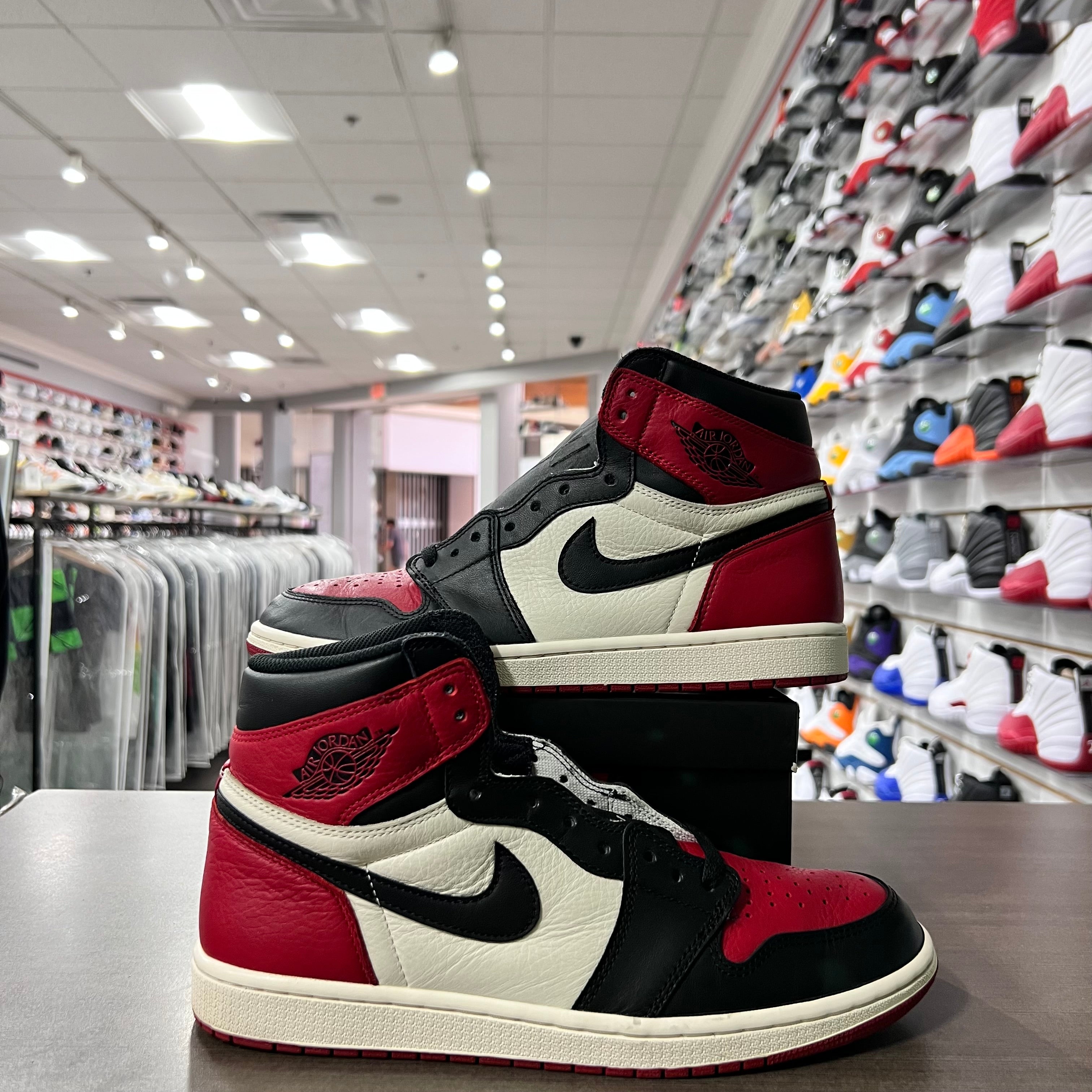 Jordan Retro 1 High Og Mens Bred Toe (Lightly Worn)