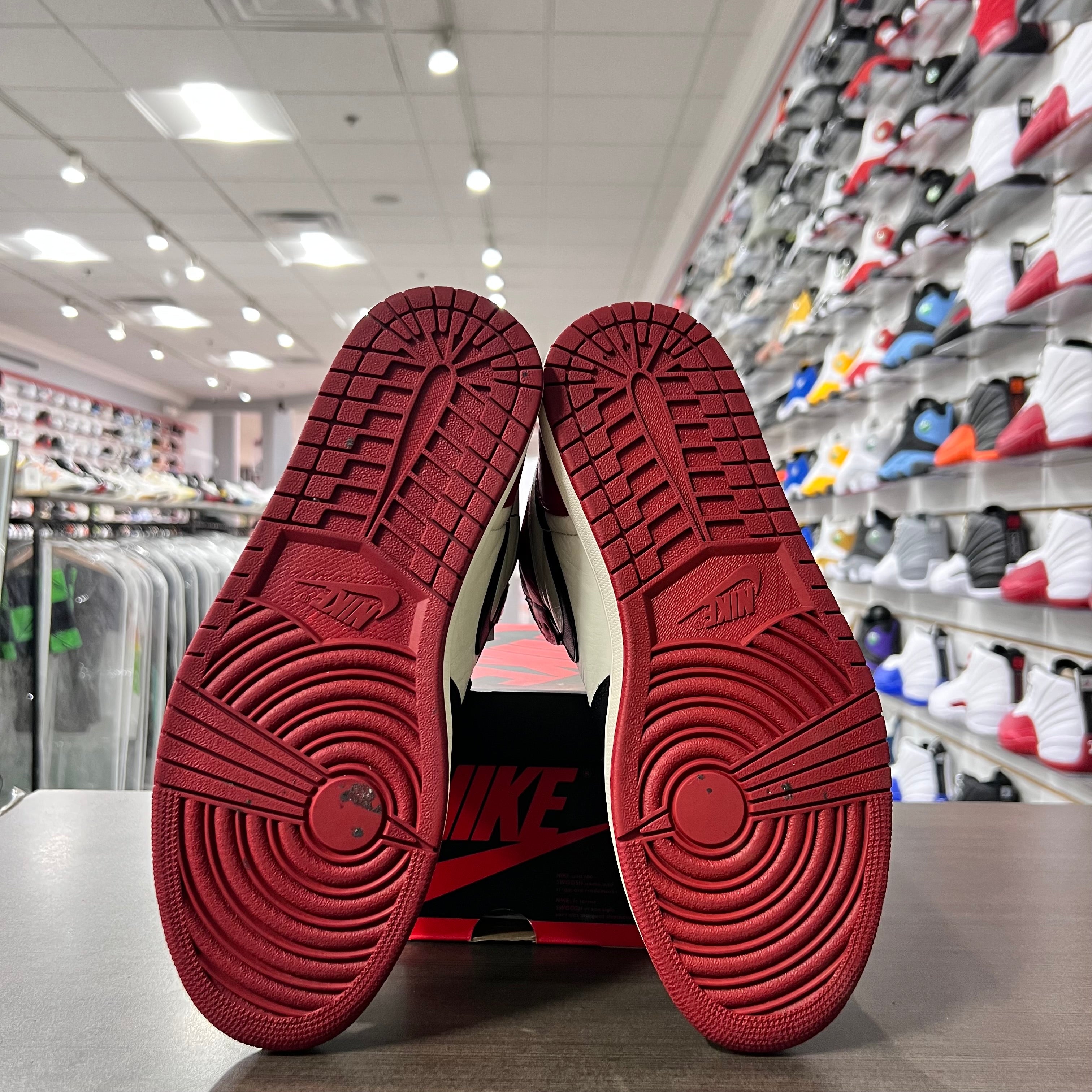 Jordan Retro 1 High Og Mens Bred Toe (Lightly Worn)