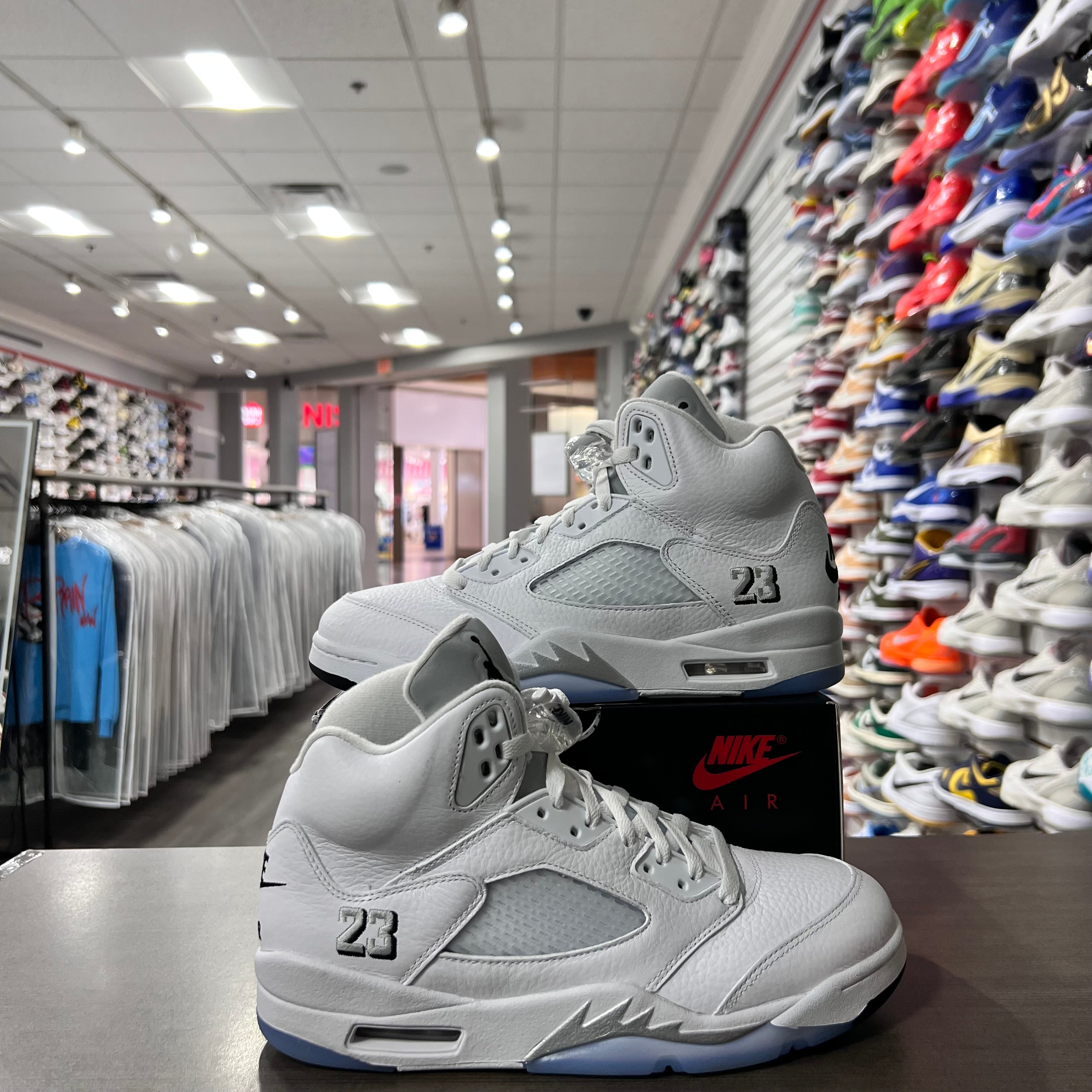 Jordan Retro 5 Men's White Metallic (Lightly Worn)