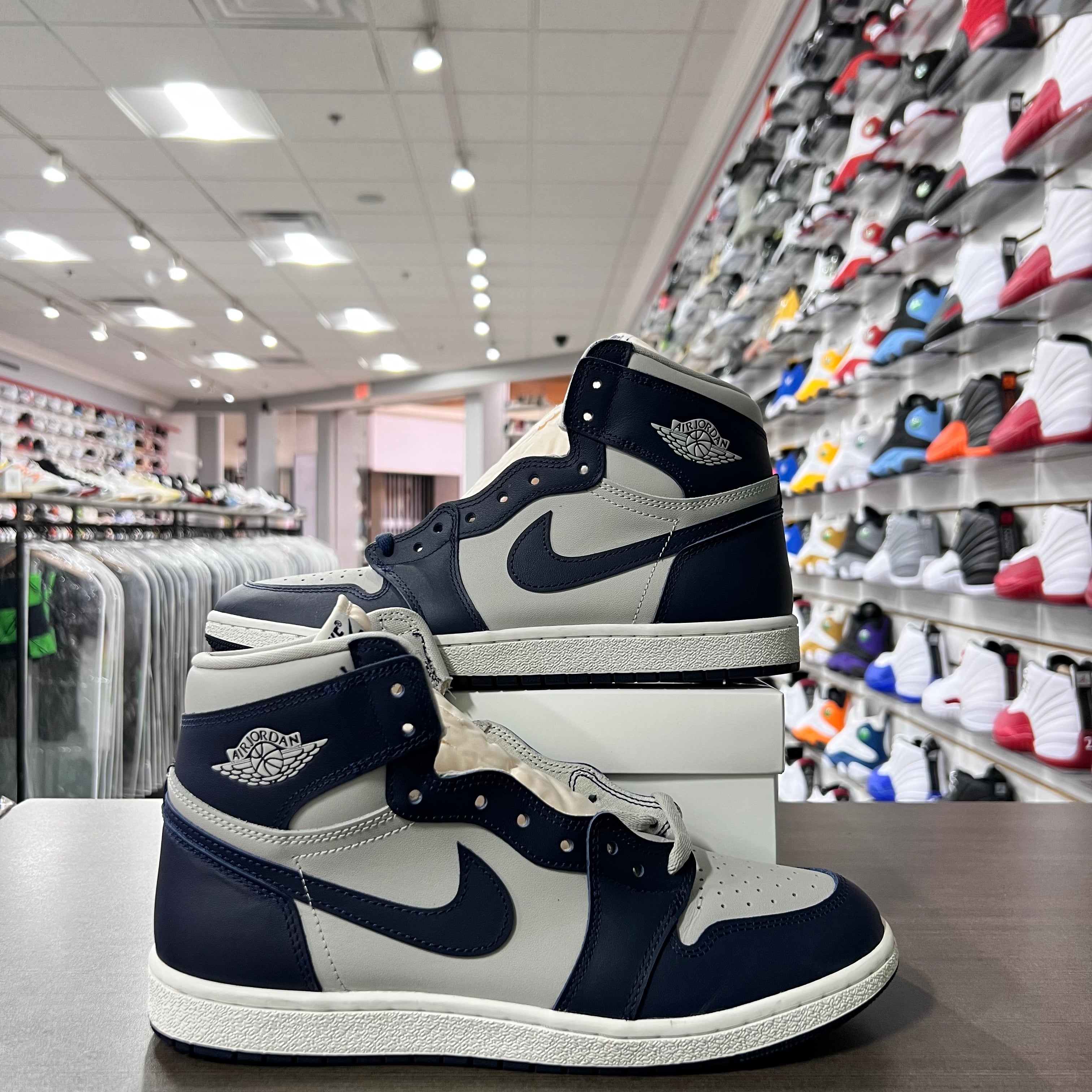 Jordan Retro 1 High 85' Men Georgetown (Lightly Worn + No Box)