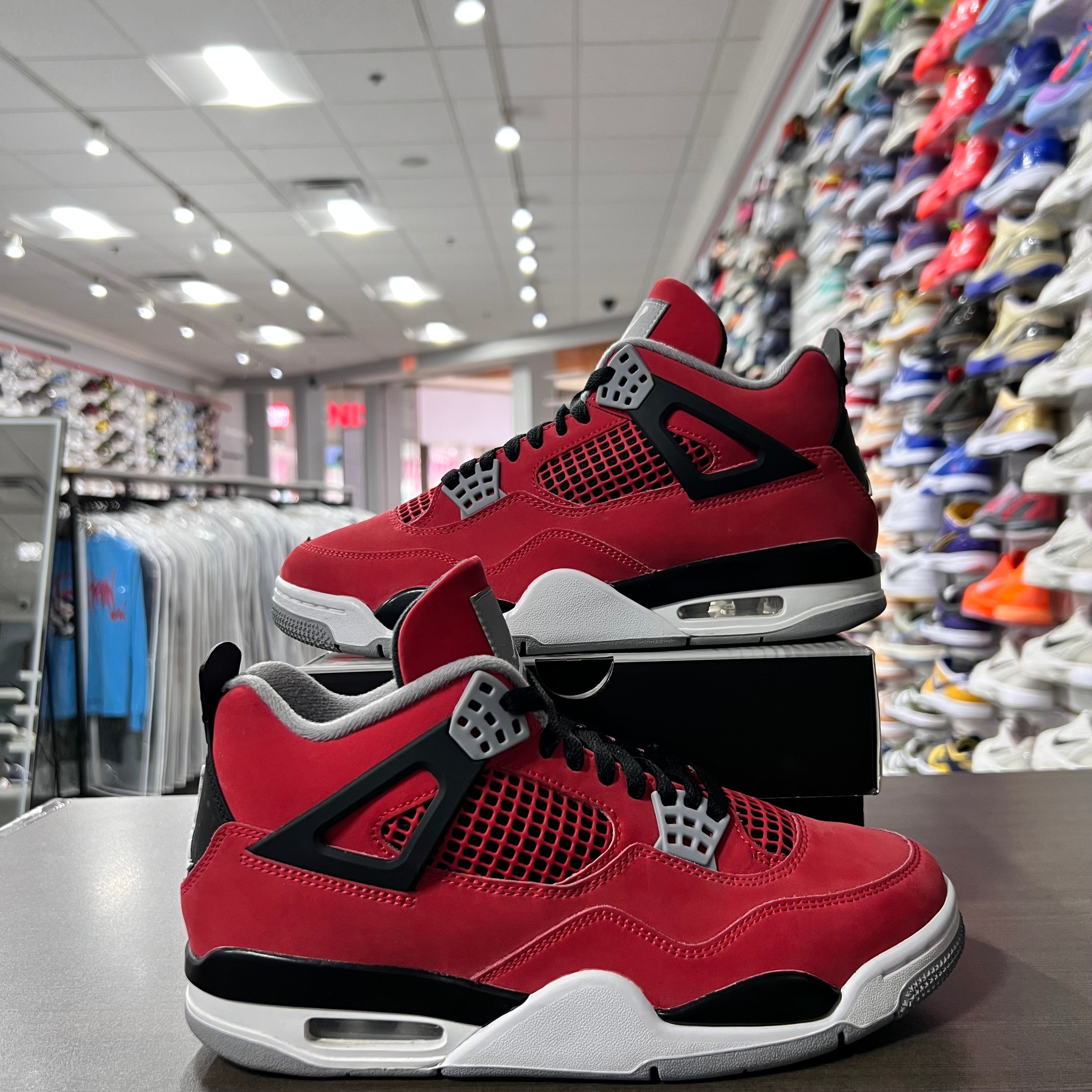 Jordan Retro 4 Mens Toro Bravo (Lightly Worn)