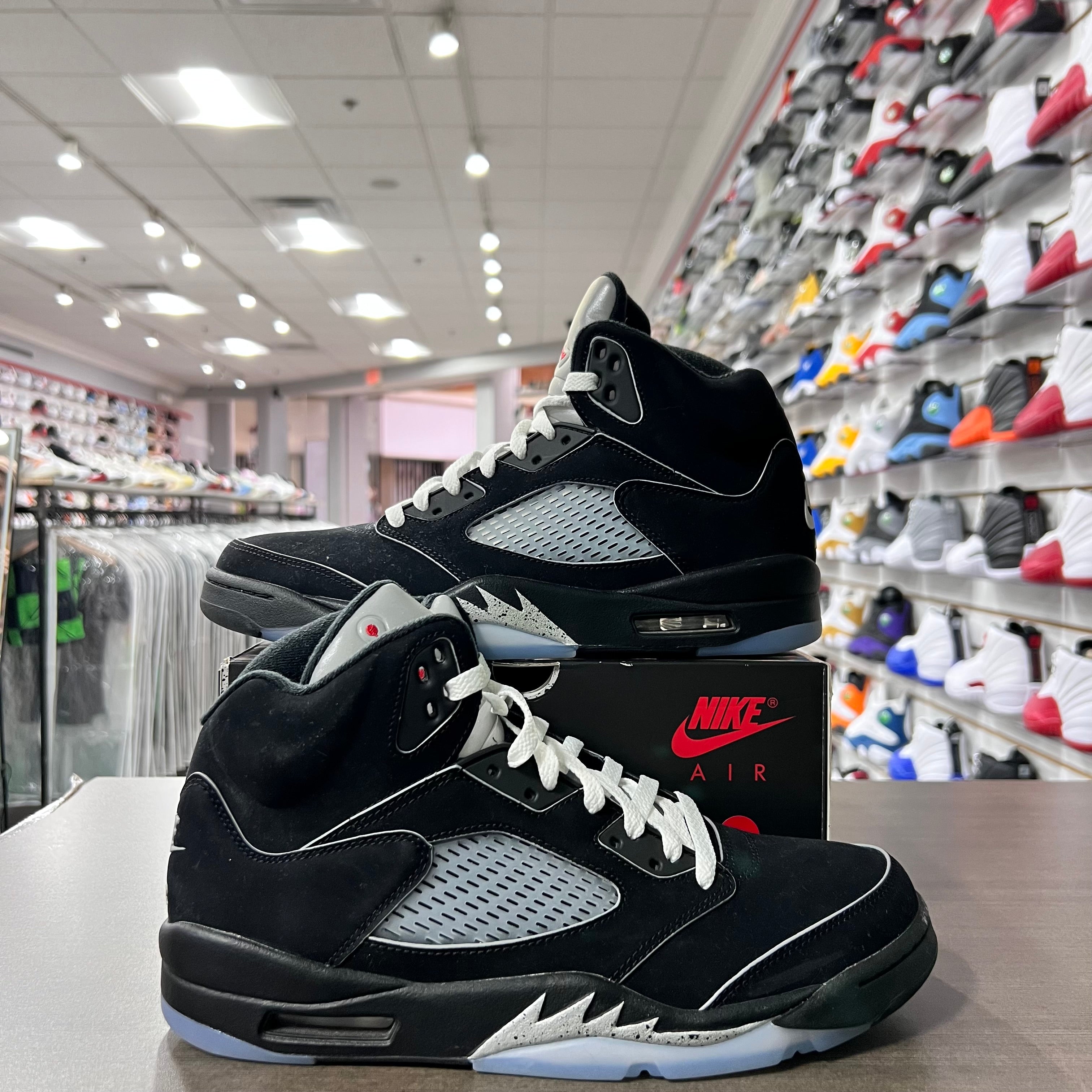 Jordan Retro 5 Mens Black Metallic Reimagined (Lightly Worn)