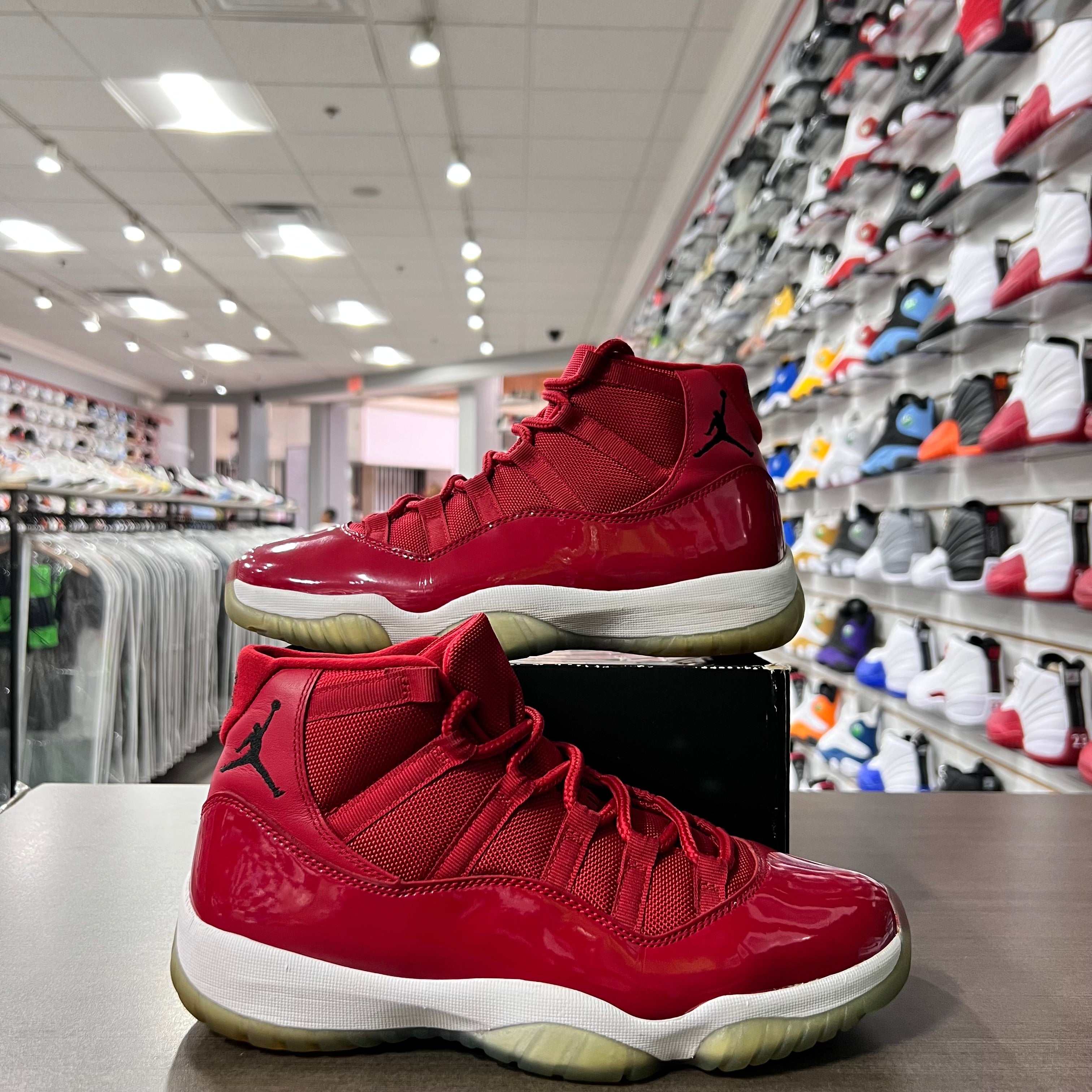 Jordan Retro 11 Mens Win Like 96 (Lightly Worn)