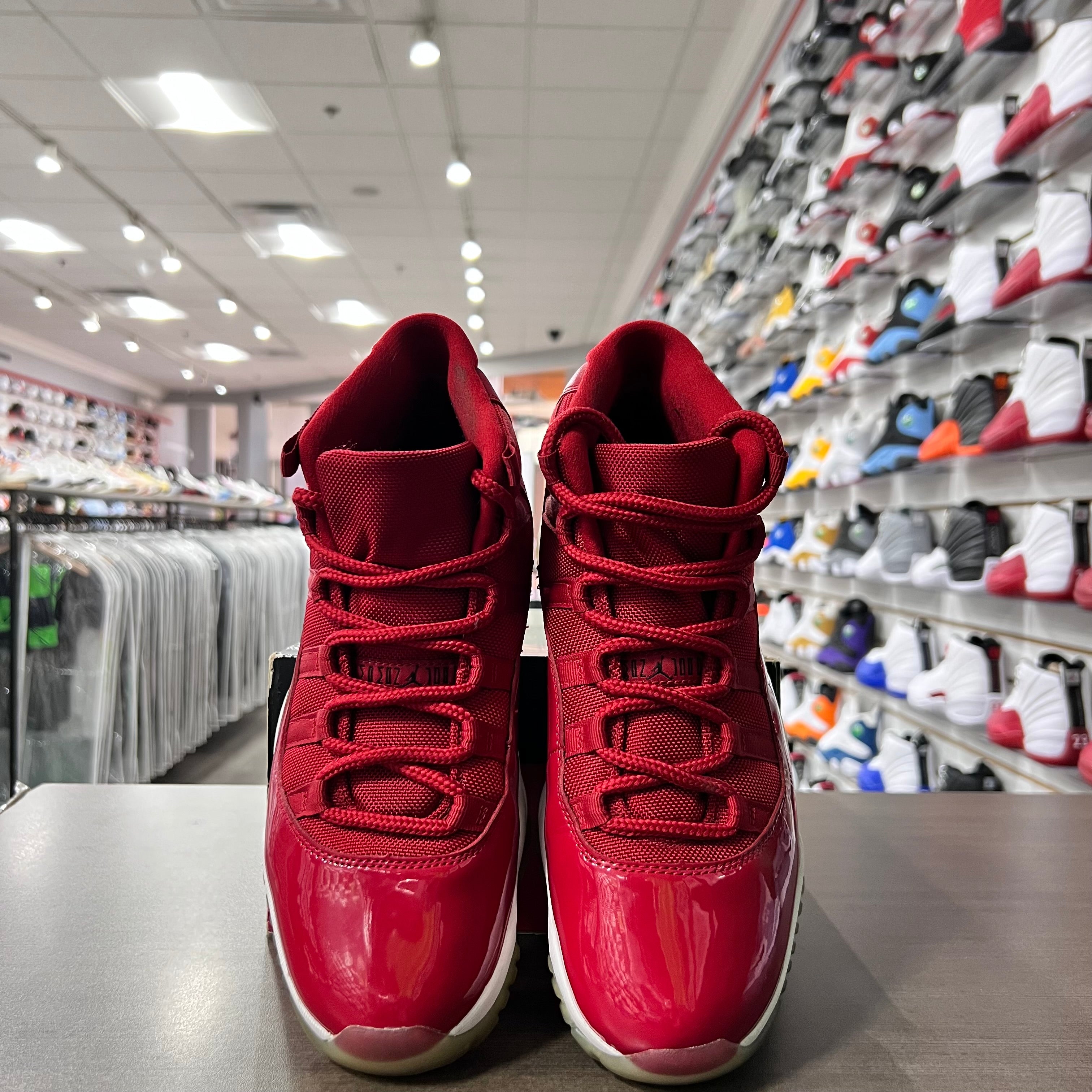 Jordan Retro 11 Mens Win Like 96 (Lightly Worn)