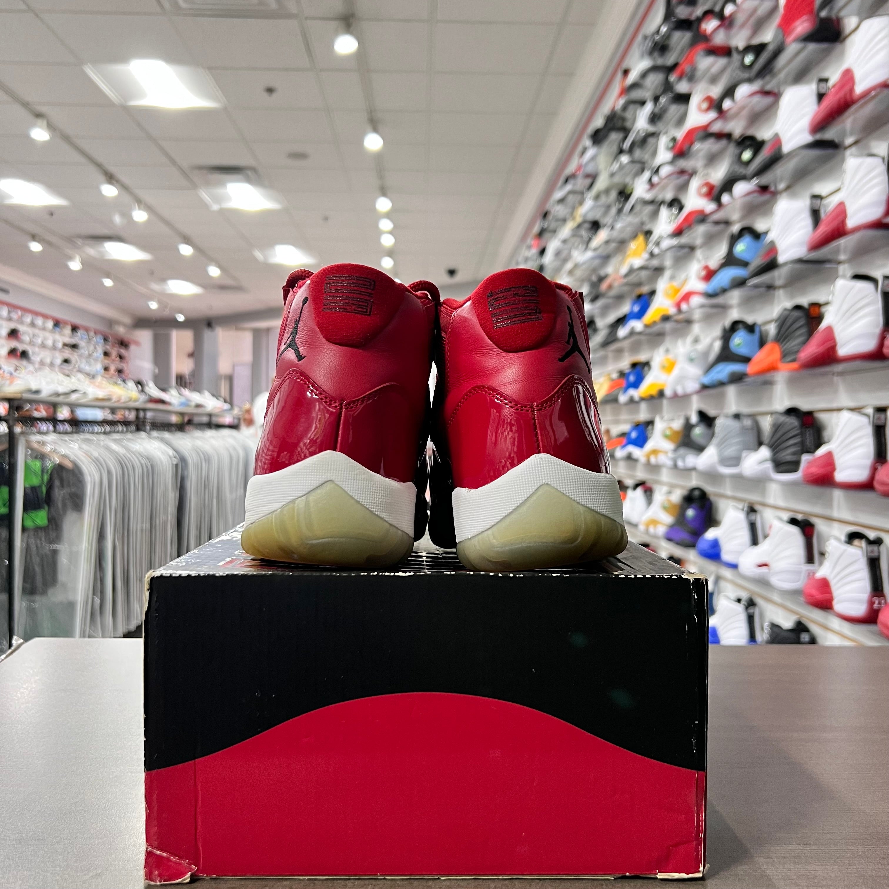 Jordan Retro 11 Mens Win Like 96 (Lightly Worn)