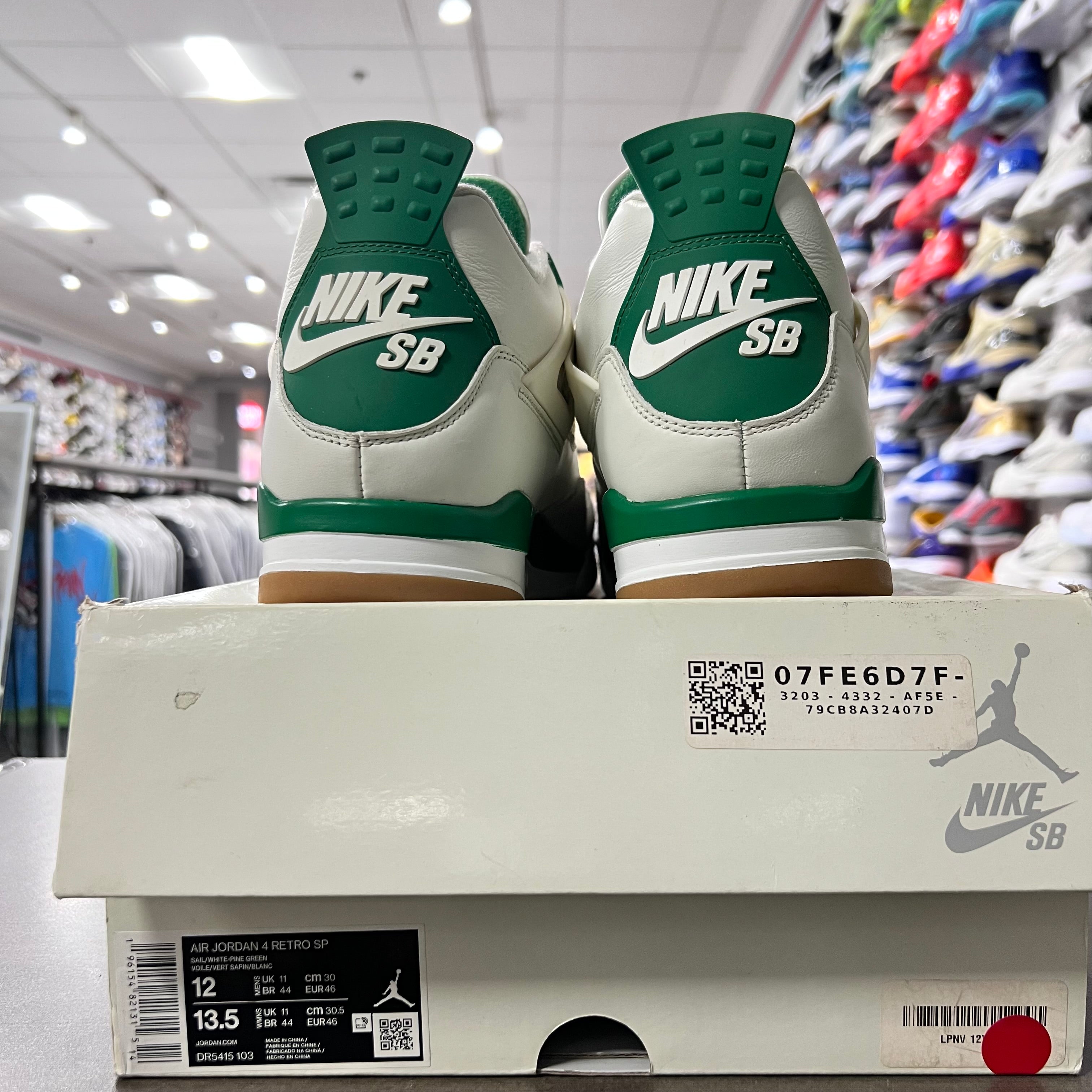 Jordan Retro 4 Mens Pine Green SB (Lightly Worn)
