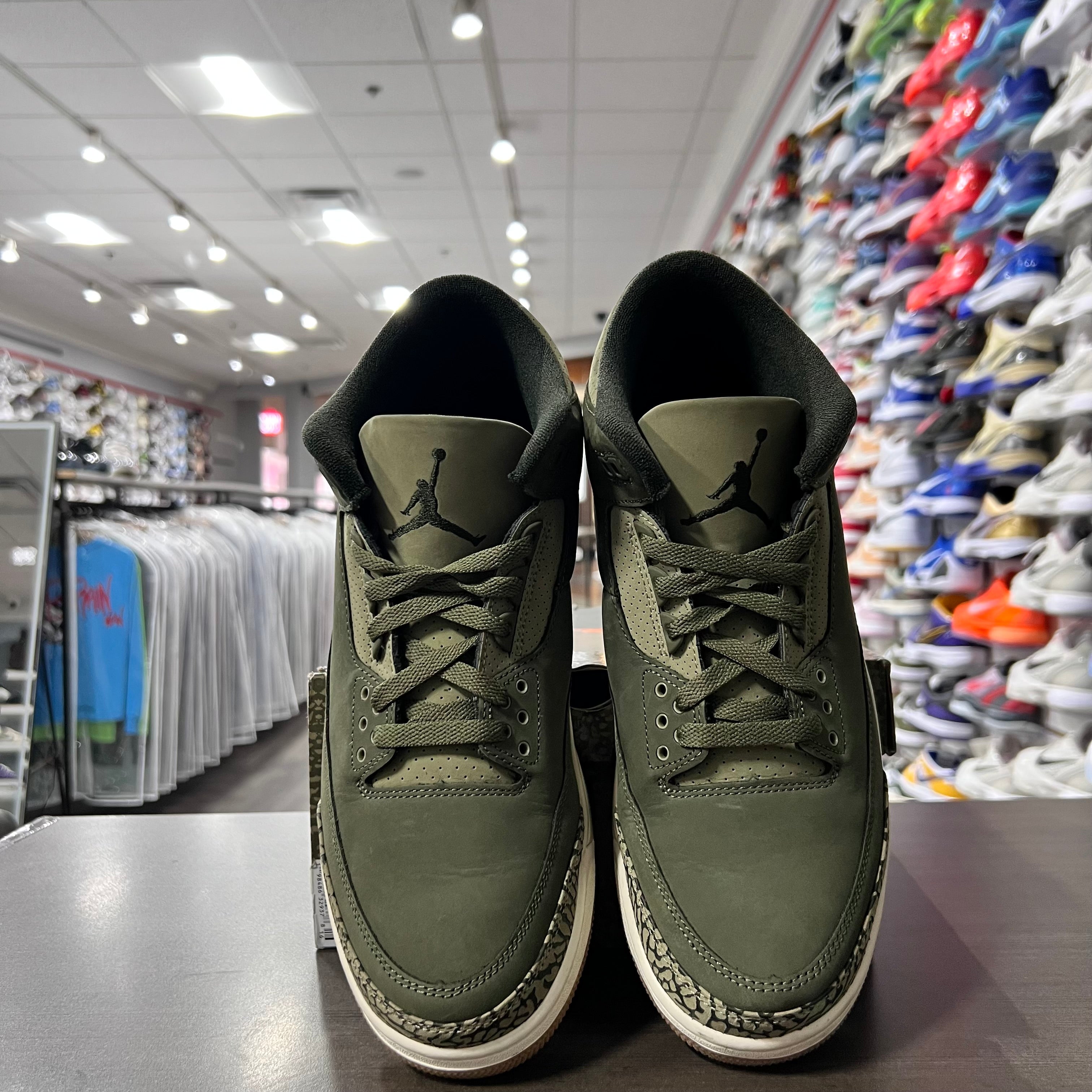 Jordan Retro 3 Mens Family Affair (Lightly Worn)