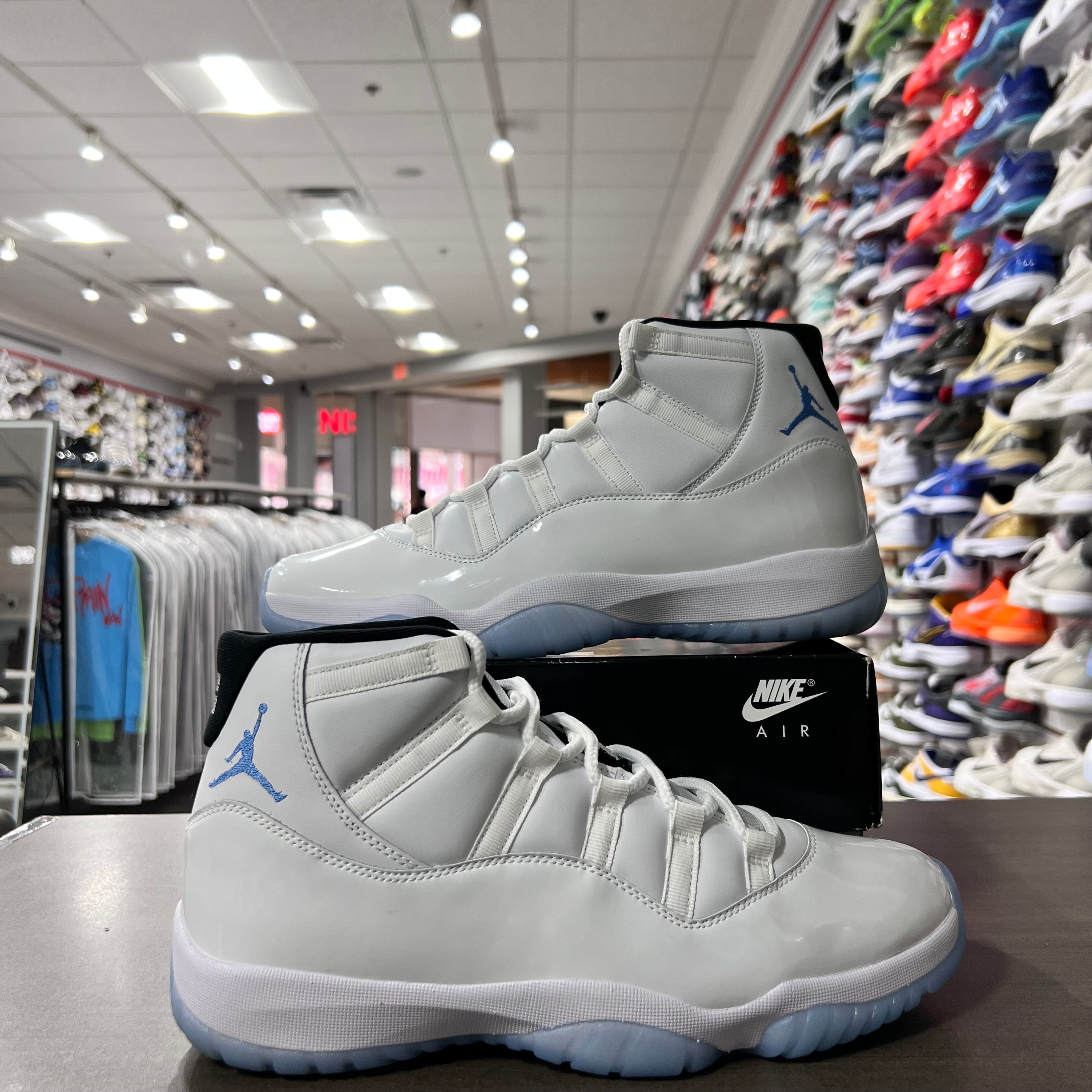 Jordan Retro 11 Mens Legend Blue (Lightly Worn)