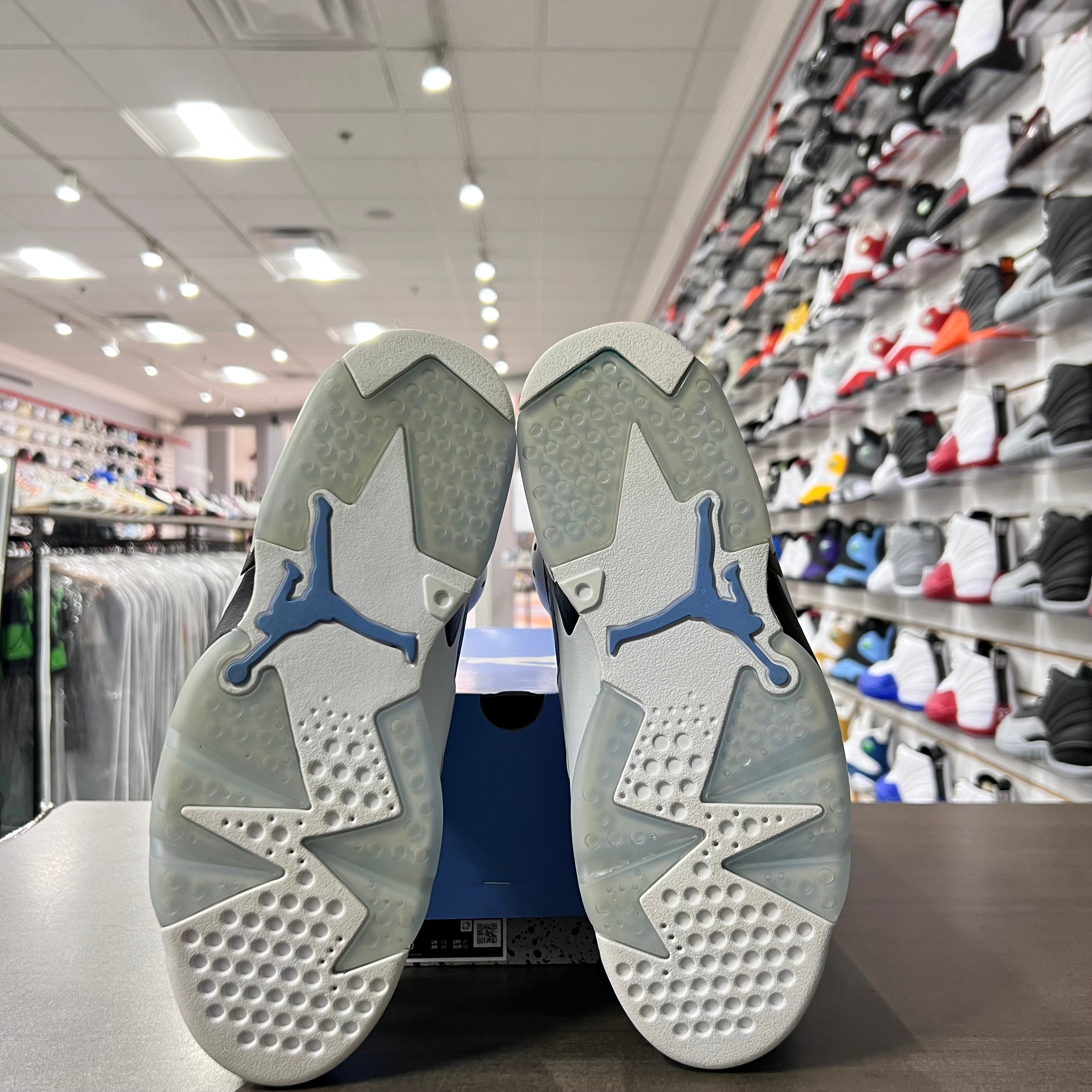 Jordan Retro 6 Mens UNC White (Lightly Worn)