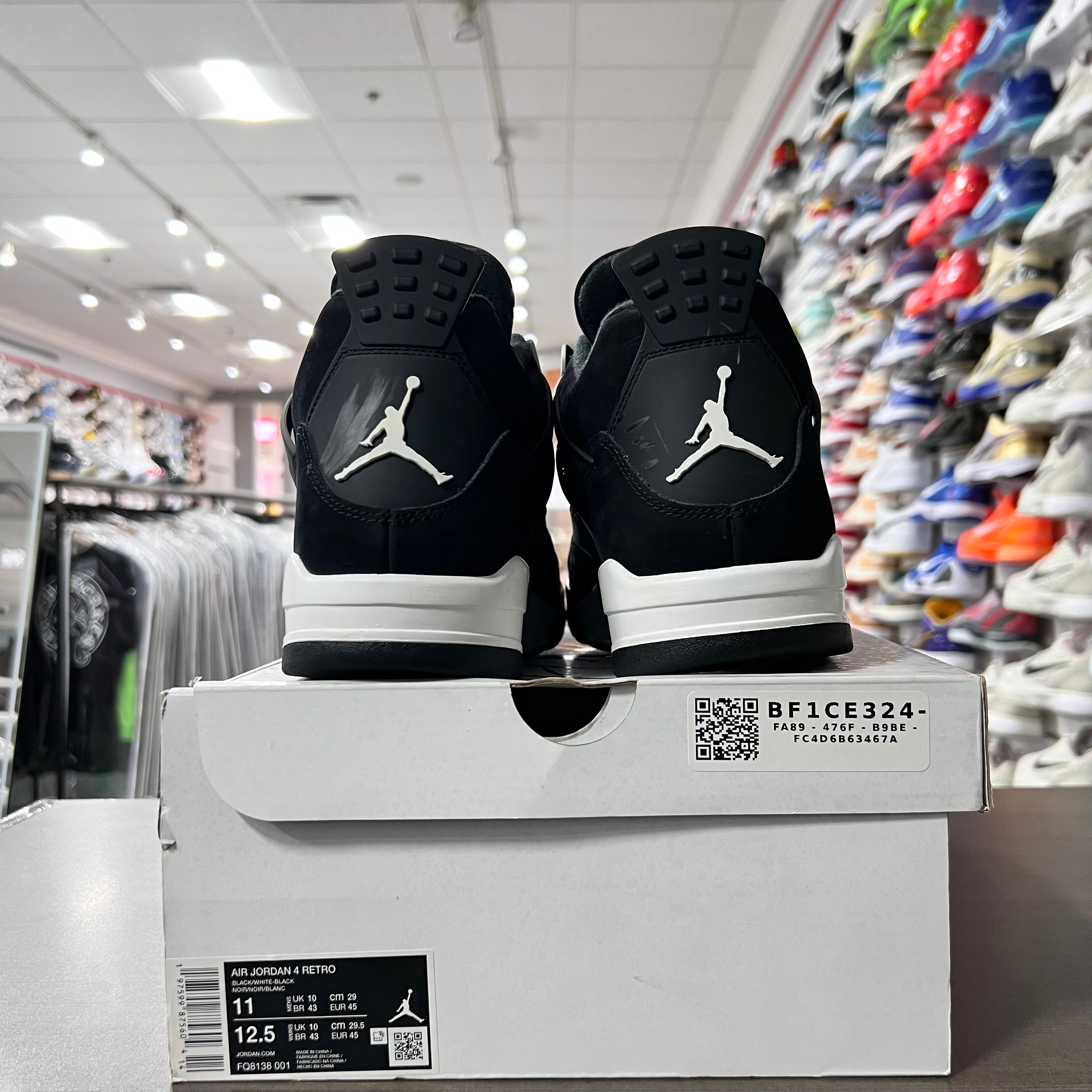 Jordan Retro 4 Mens White Thunder (Lightly Worn)