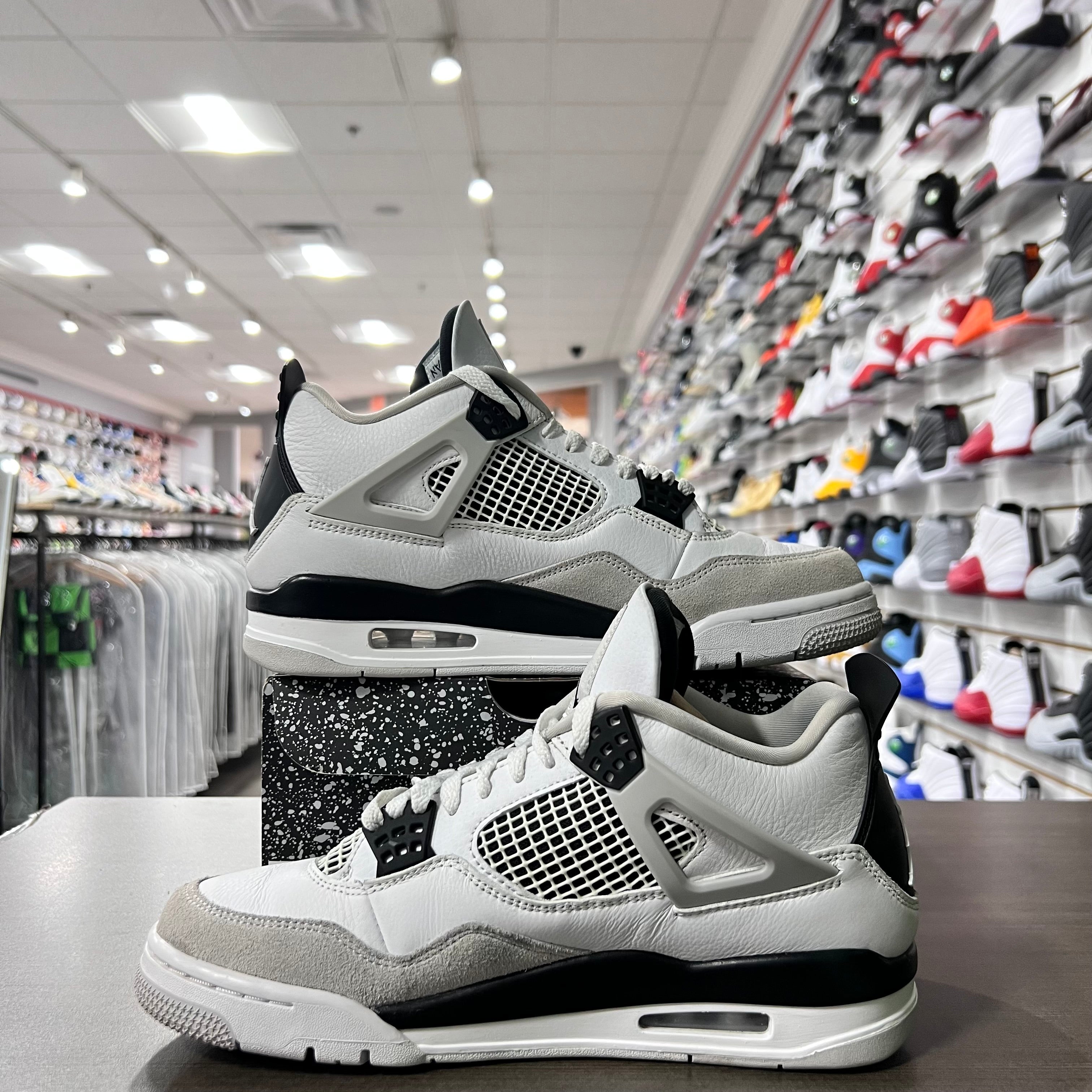 Jordan Retro 4 Mens Military Black (Lightly Worn)