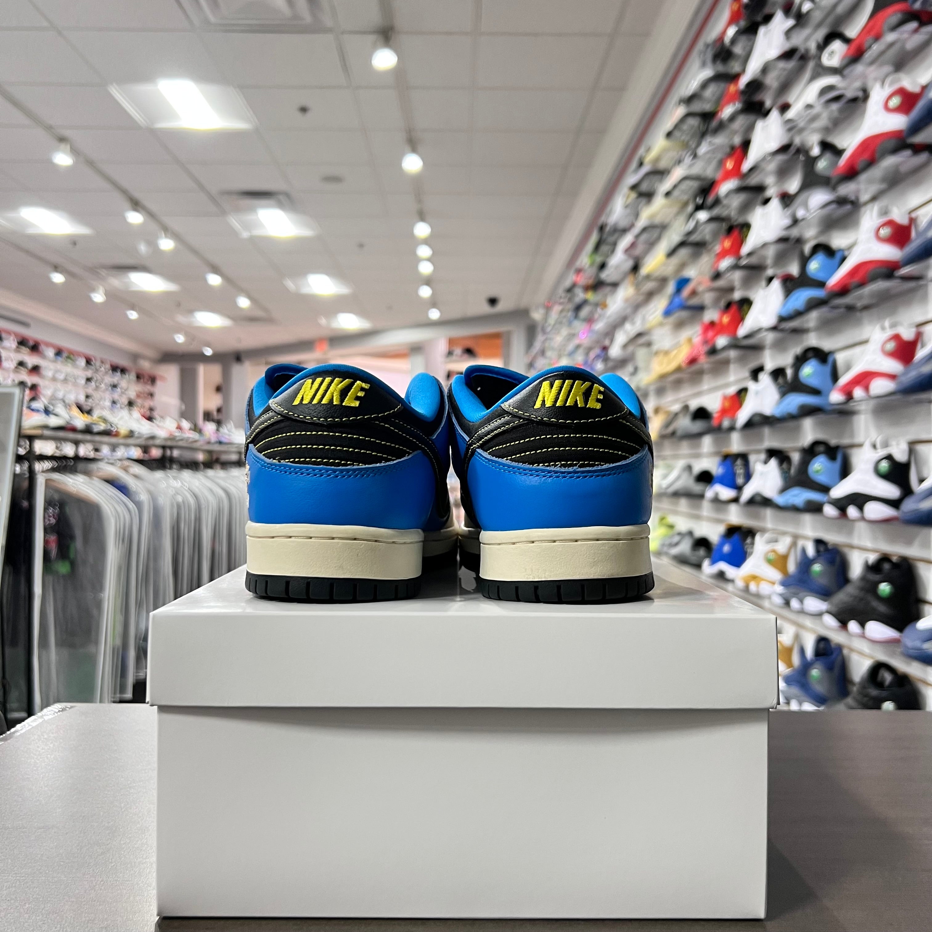 Nike SB Dunk Low Mens Instant Skateboards (Lightly Worn + Replacement Box)