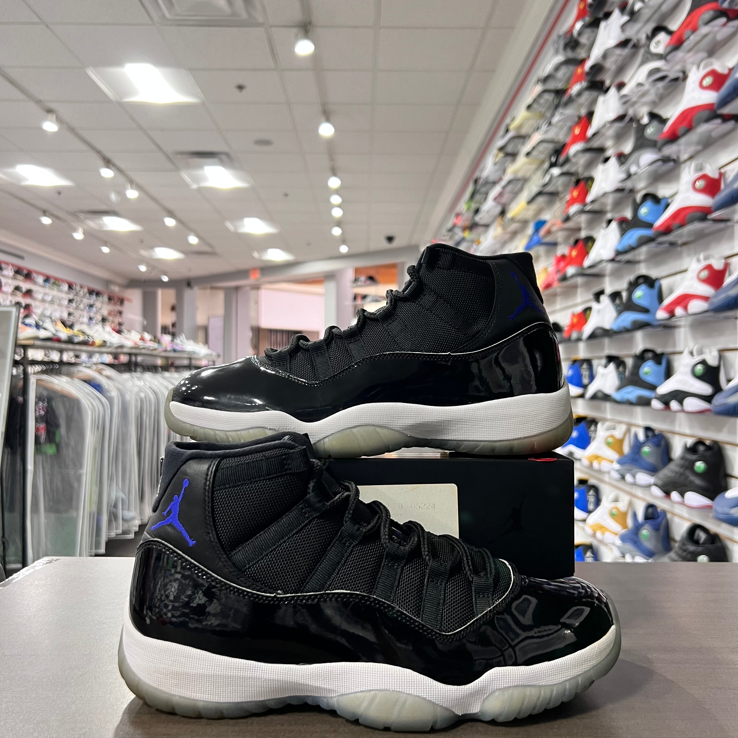 Jordan Retro 11 Mens Space Jam (Lightly Worn)