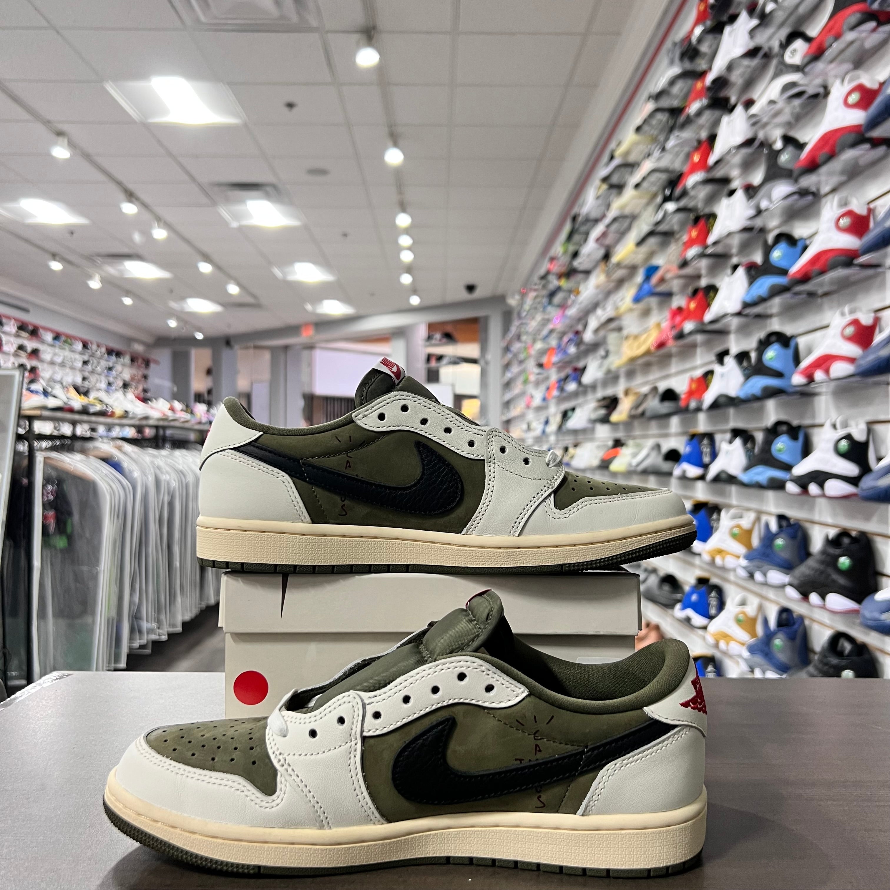 Jordan Retro 1 Low Og Mens Travis Scott Medium Olive (Lightly Worn)