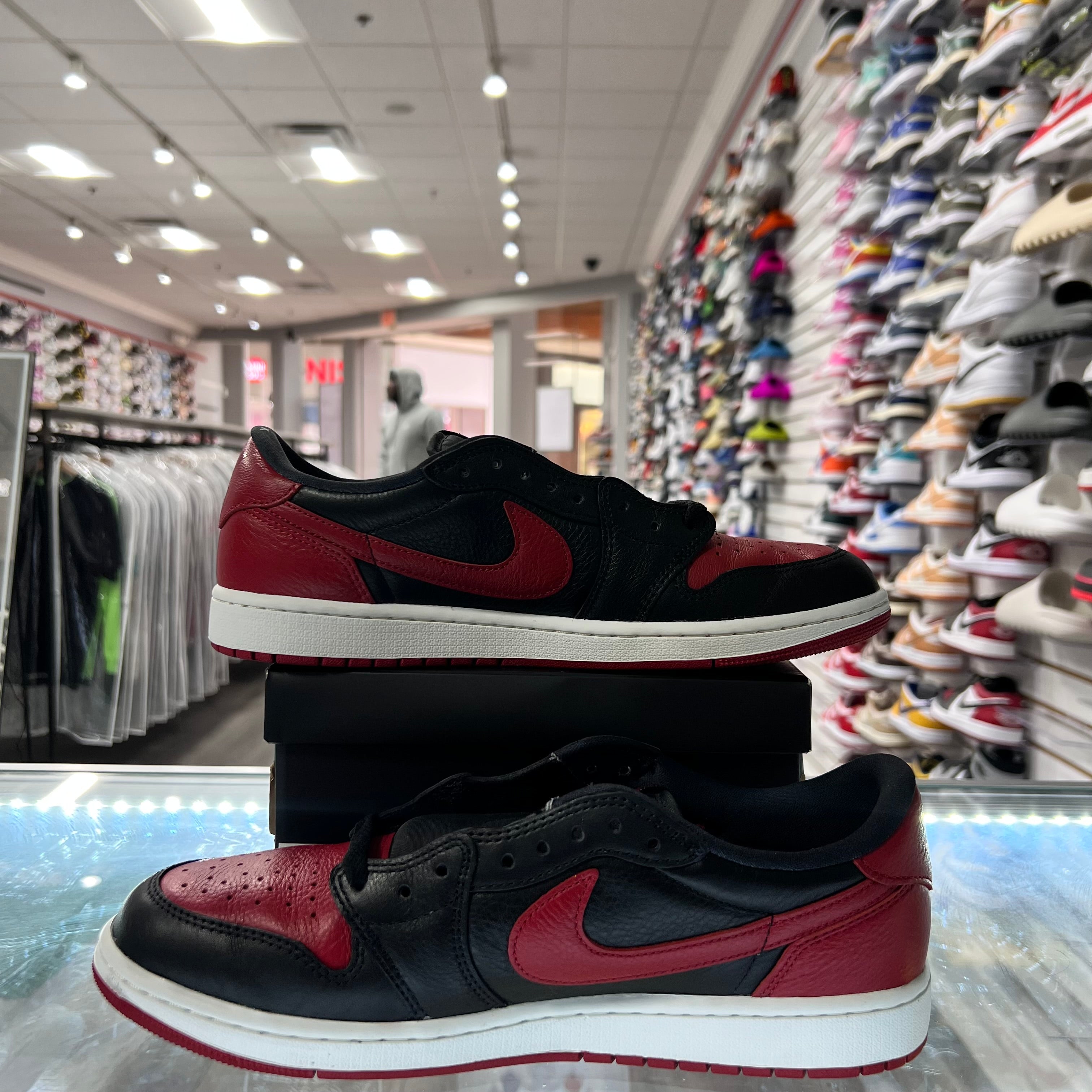 Jordan Retro 1 Low Banned (Lightly Worn)