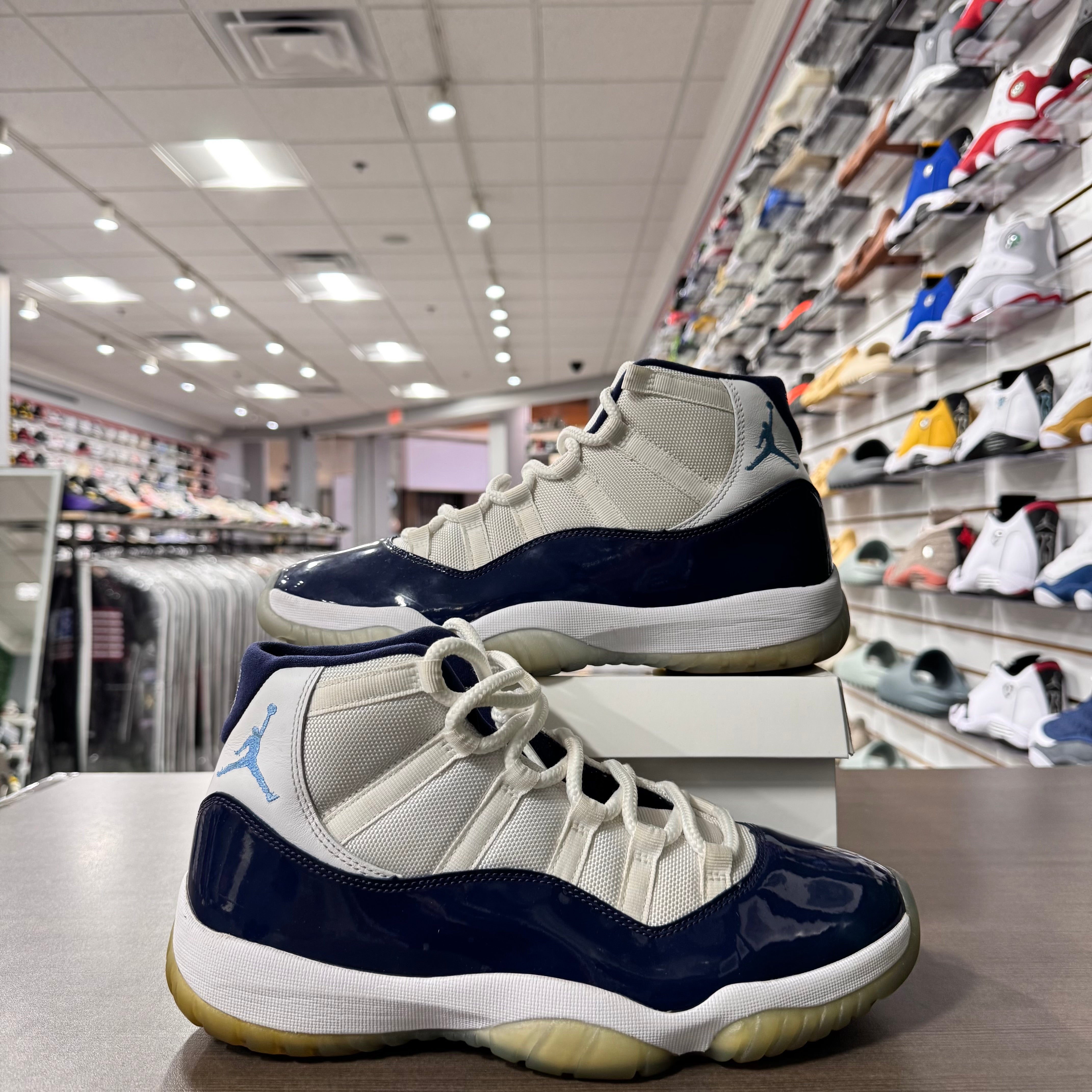 Jordan Retro 11 Mens Win Like 82 (Lightly Worn + No Box)