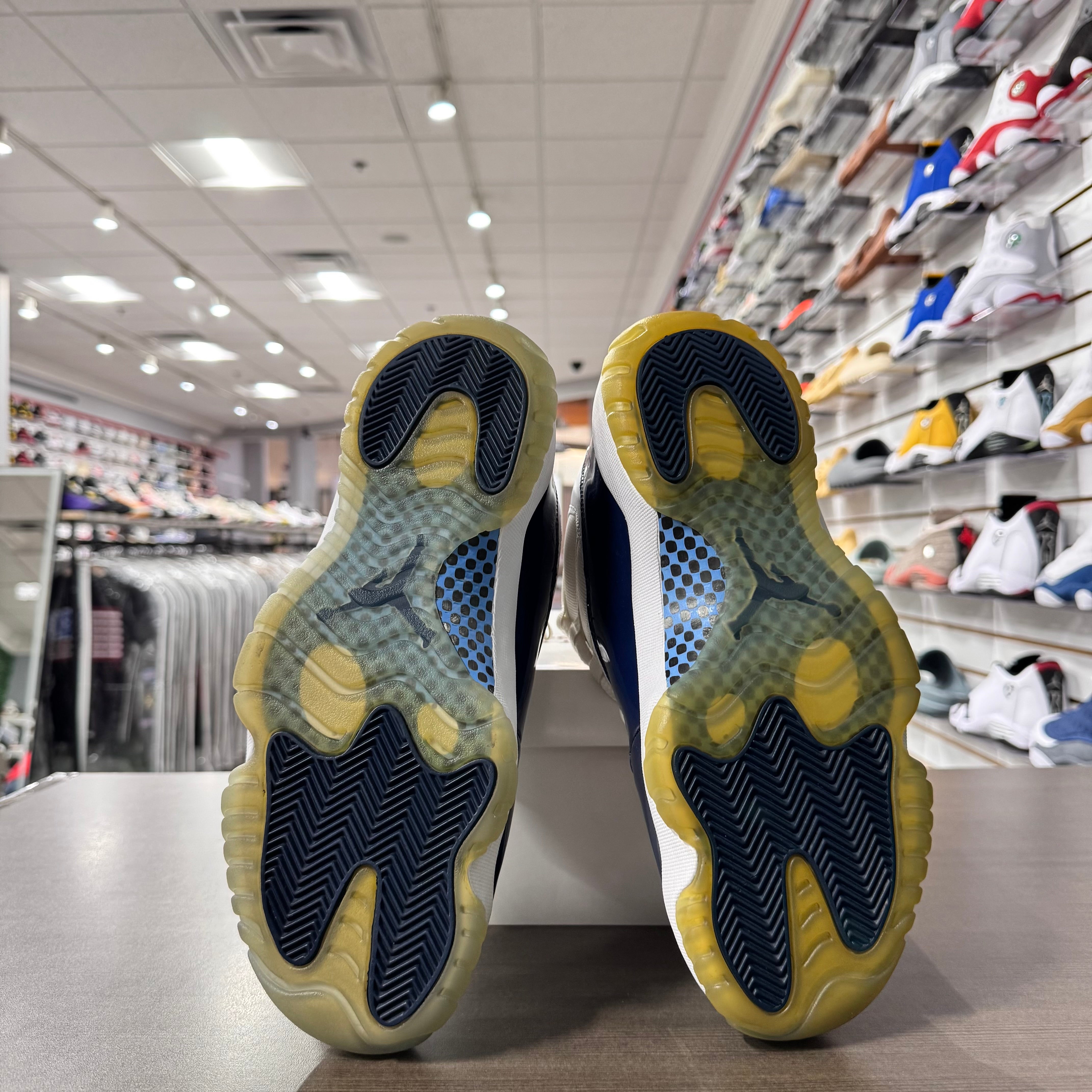 Jordan Retro 11 Mens Win Like 82 (Lightly Worn + No Box)