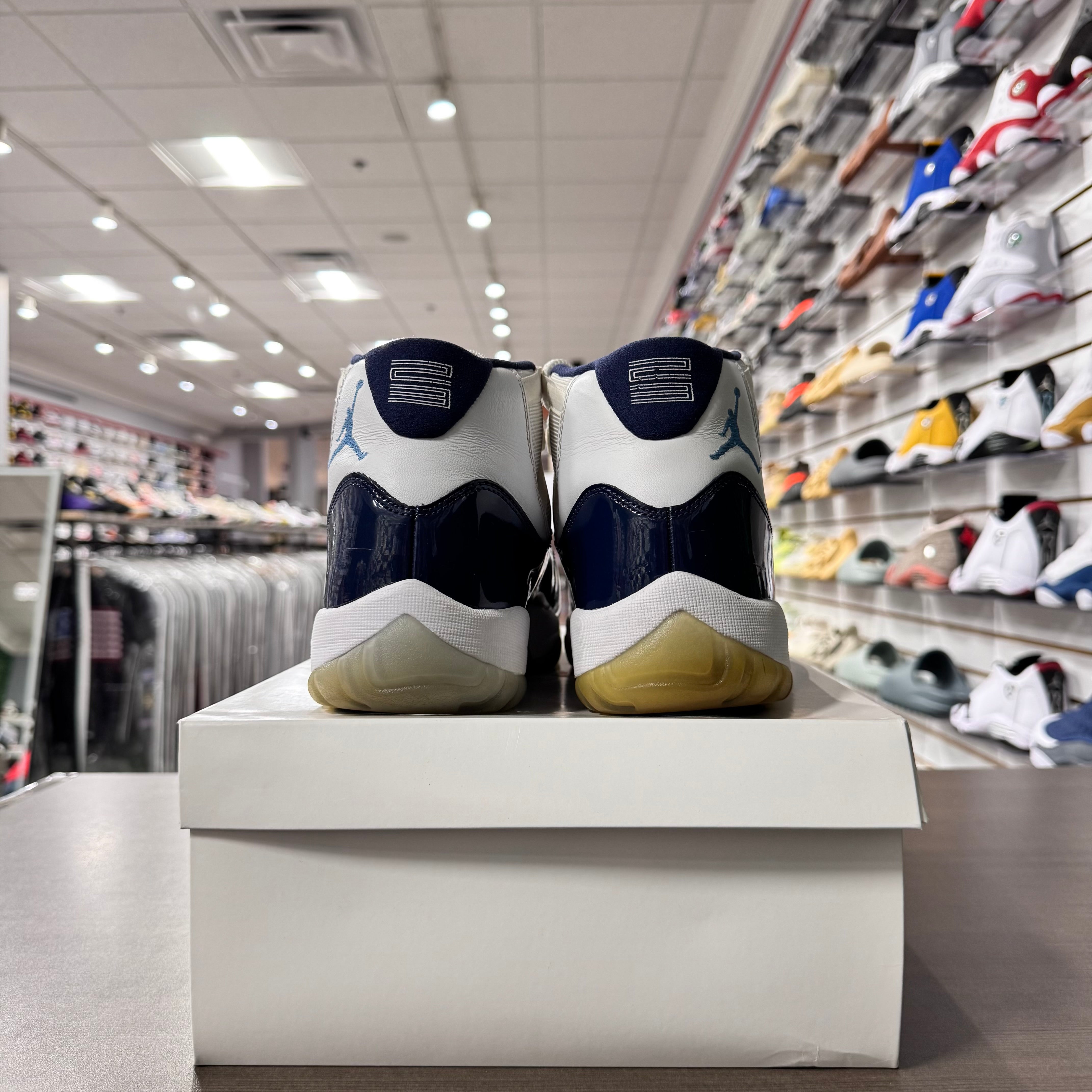 Jordan Retro 11 Mens Win Like 82 (Lightly Worn + No Box)