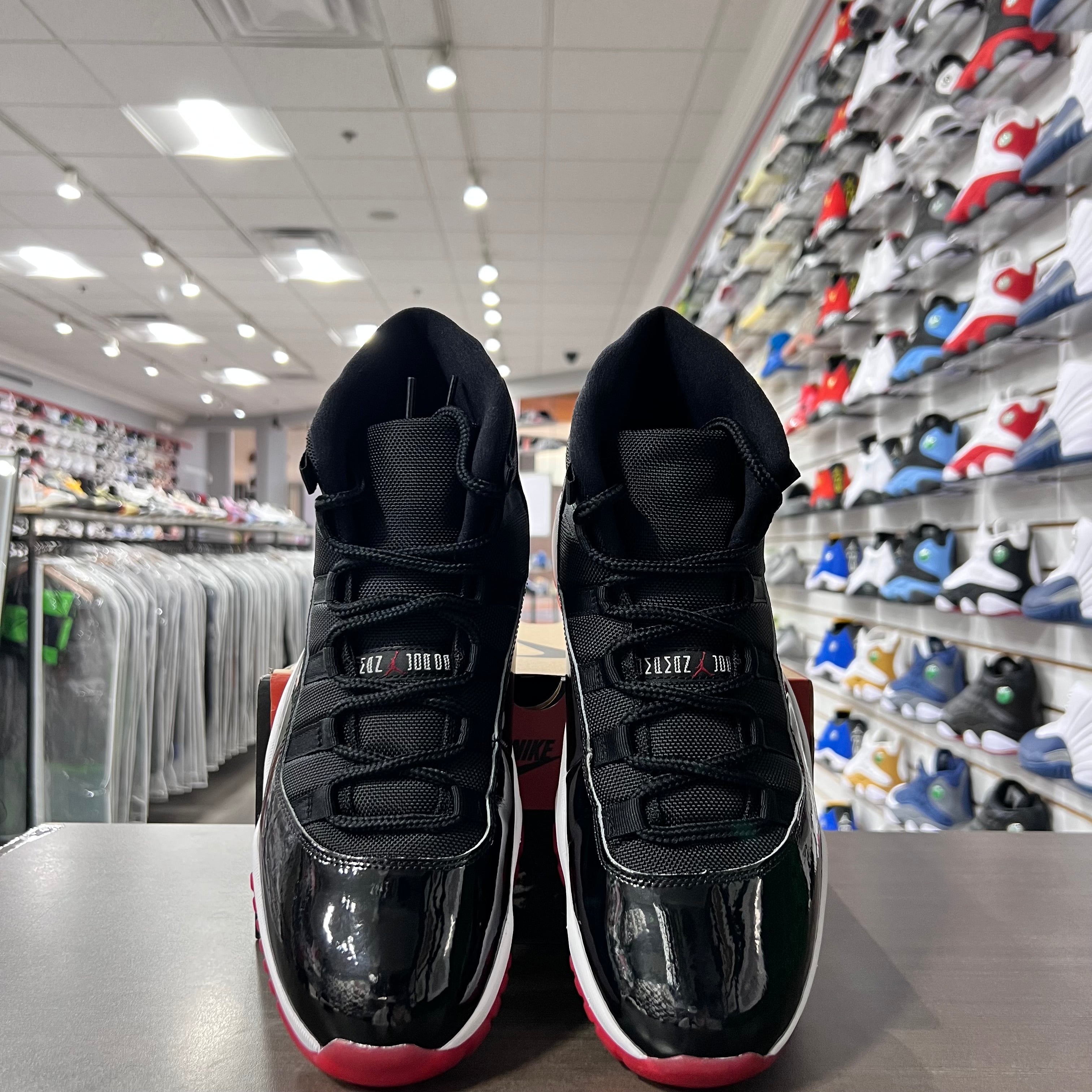 Jordan Retro 11 Mens Bred (2019)(Lightly Worn)