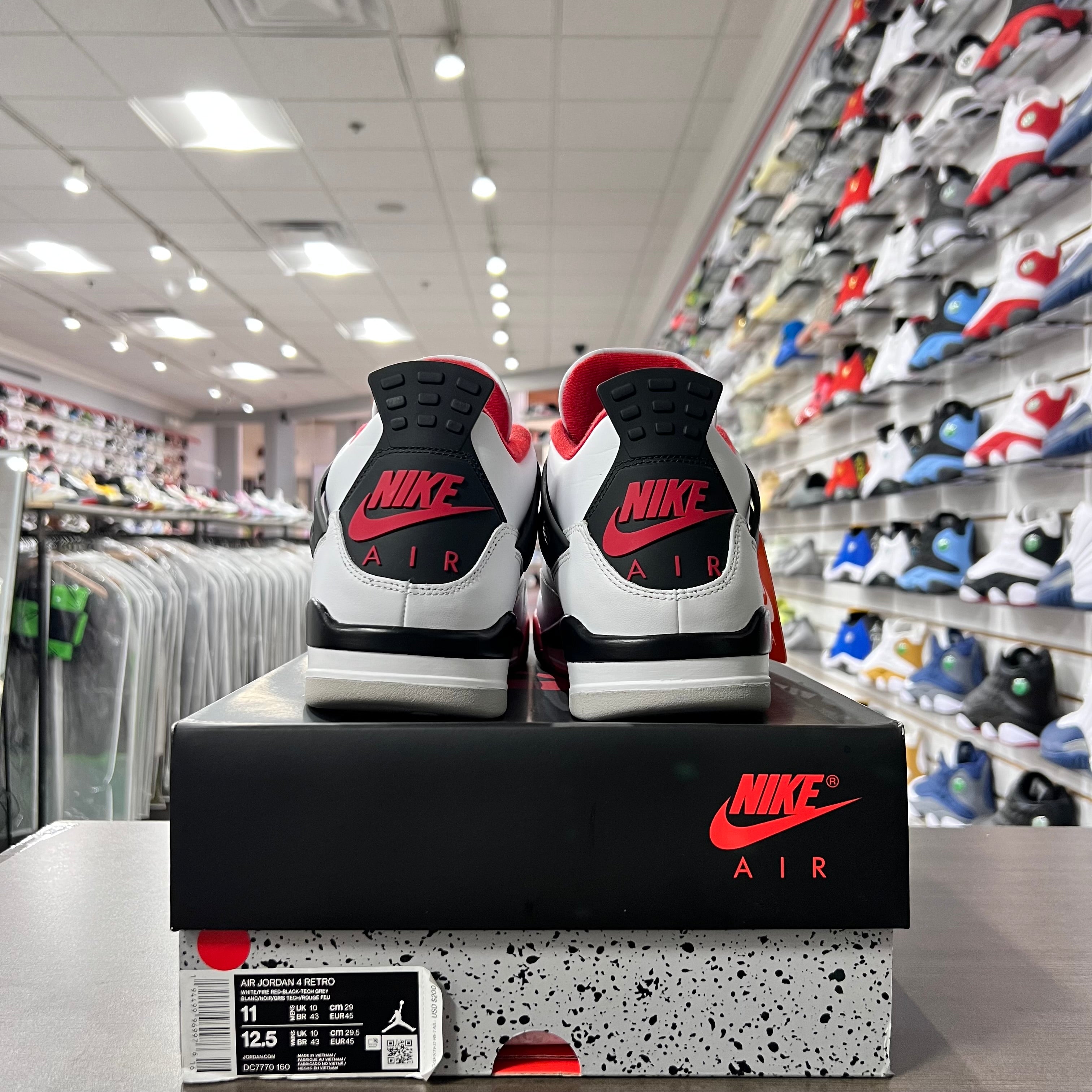 Jordan Retro 4 Mens Fire Red (Lightly Worn)