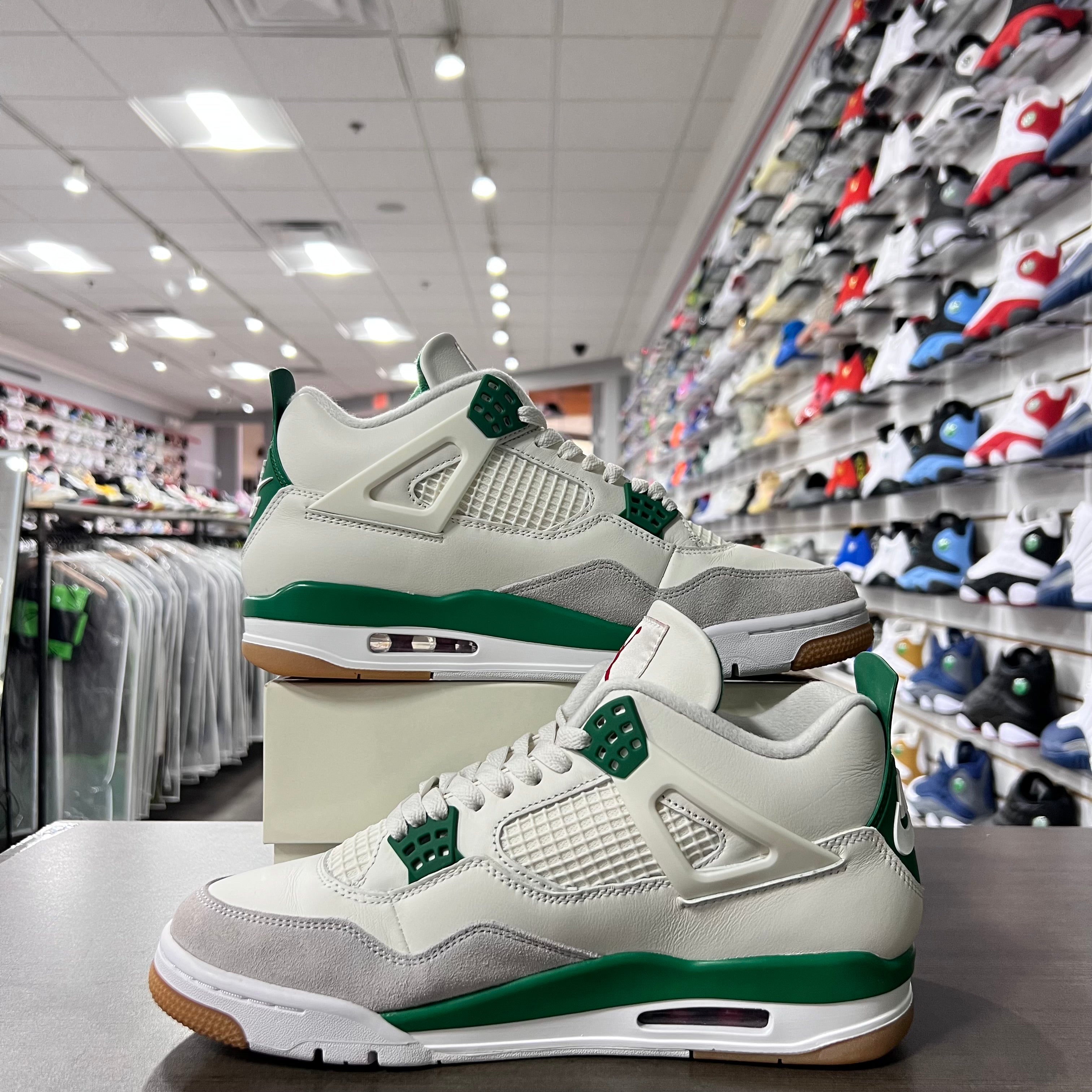 Jordan Retro 4 Mens Pine Green SB (Lightly Worn)