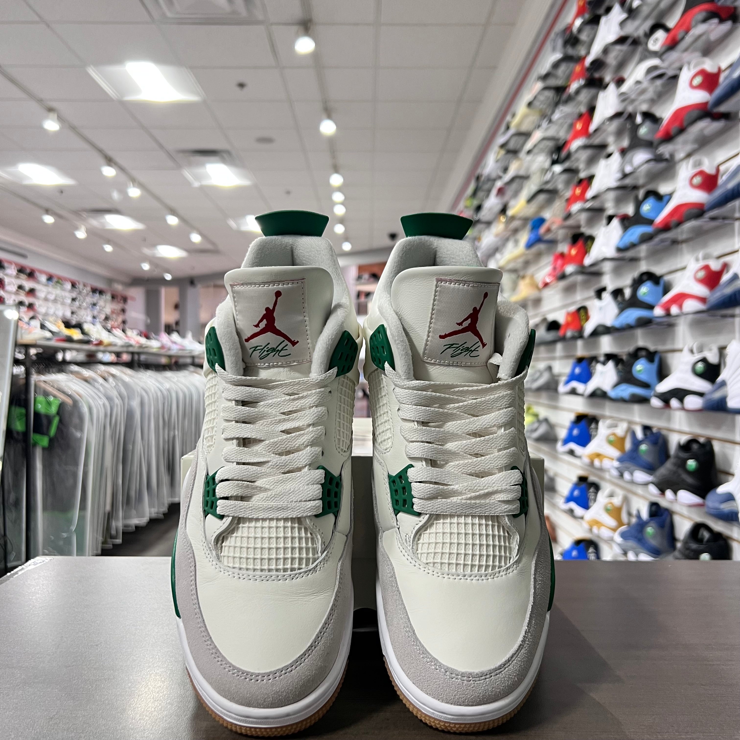 Jordan Retro 4 Mens Pine Green SB (Lightly Worn)