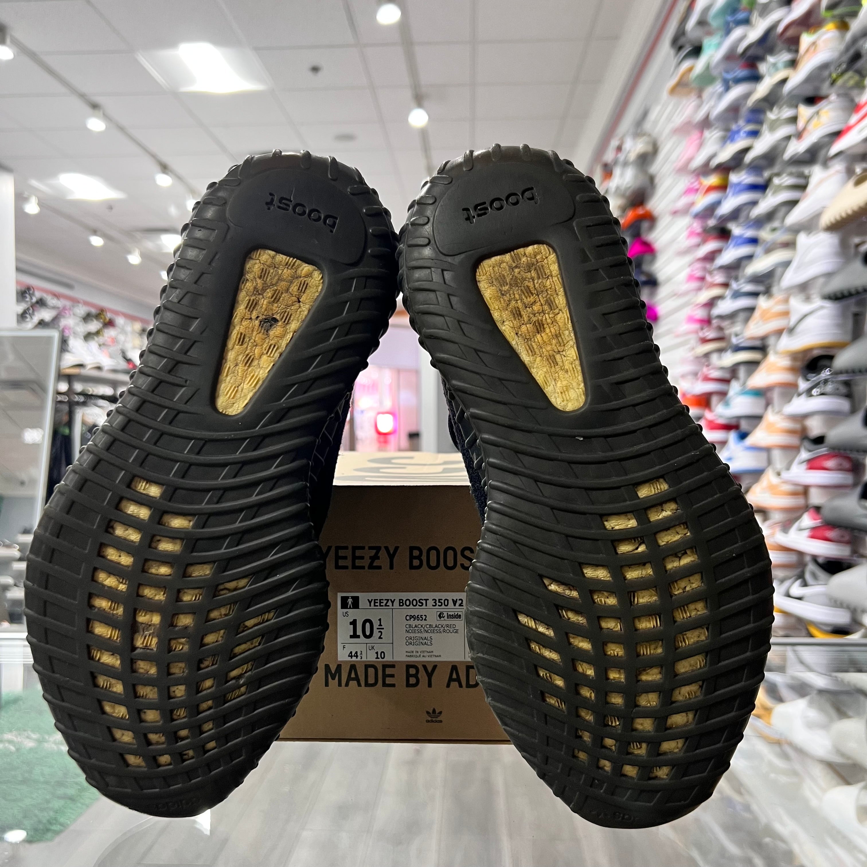 Adidas Yeezy Boost 350 V2 Bred (Lightly Worn+No Insoles)